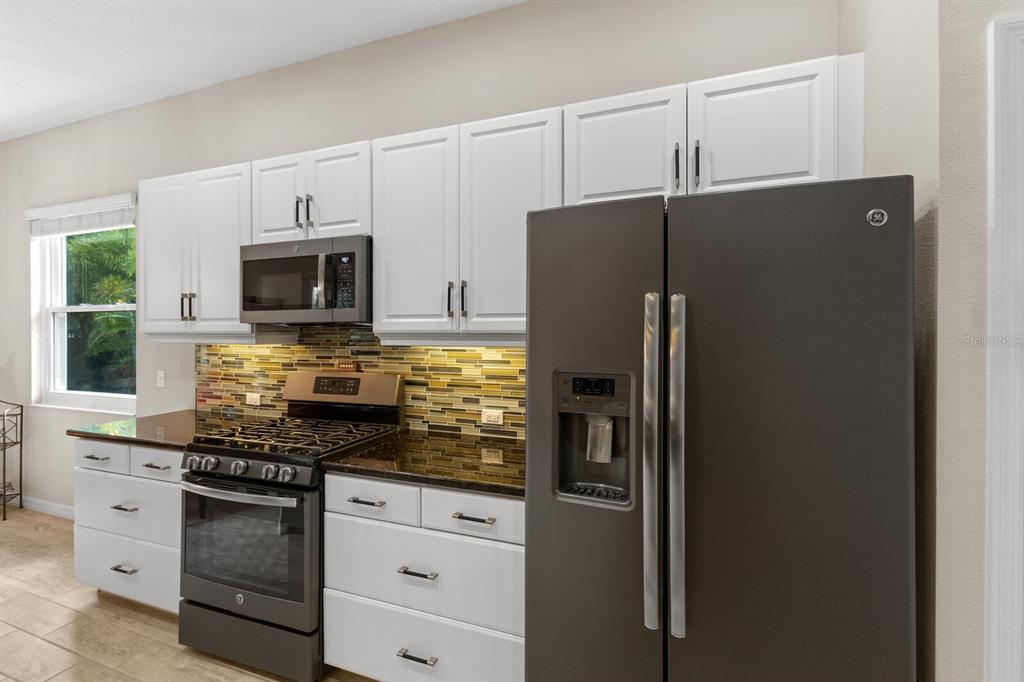 Sarasota, Florida, 34243, United States, 3 Bedrooms Bedrooms, ,2 BathroomsBathrooms,Residential,For Sale,1917004