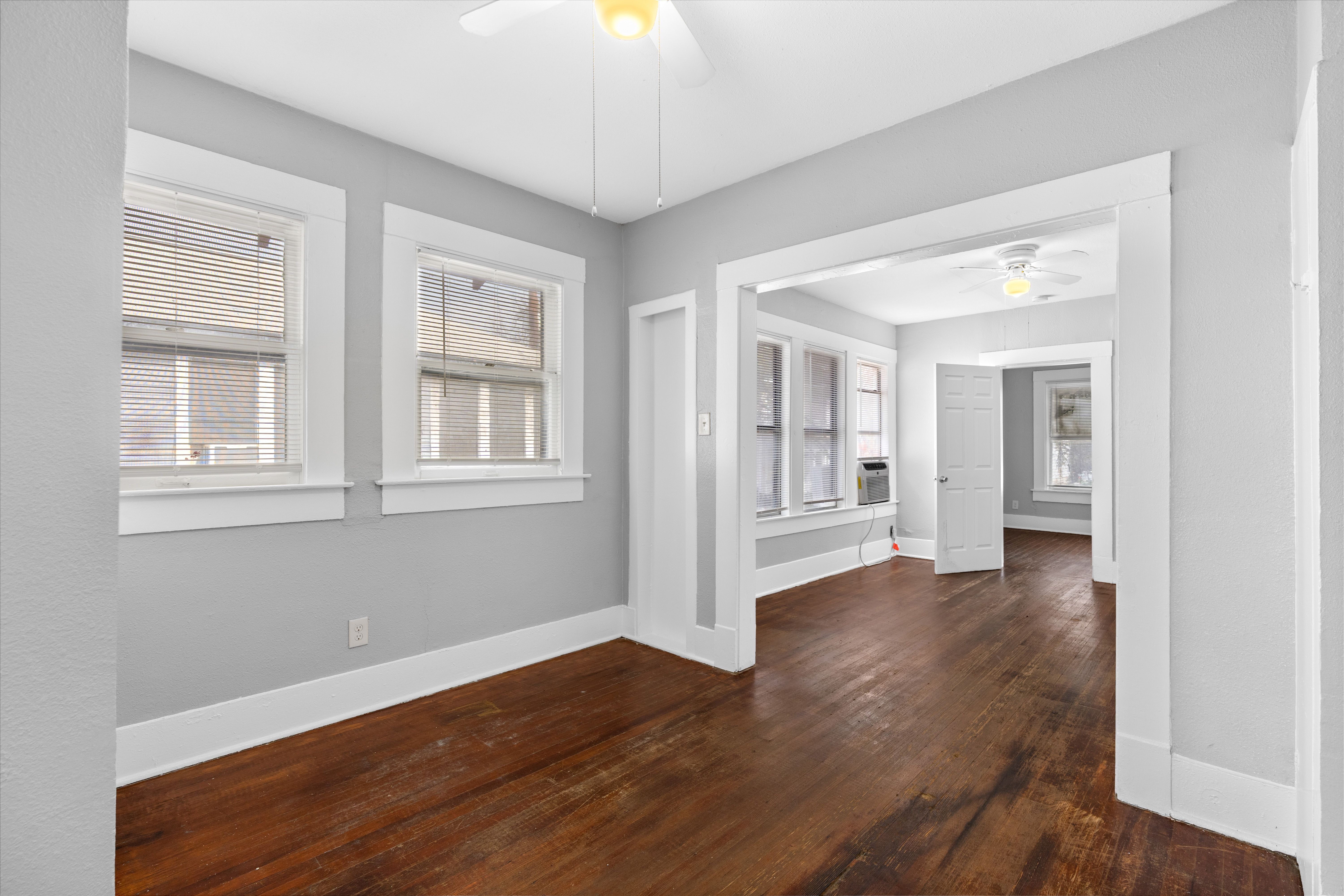  Exceptional 4-Plex Opportunity - 物件實景