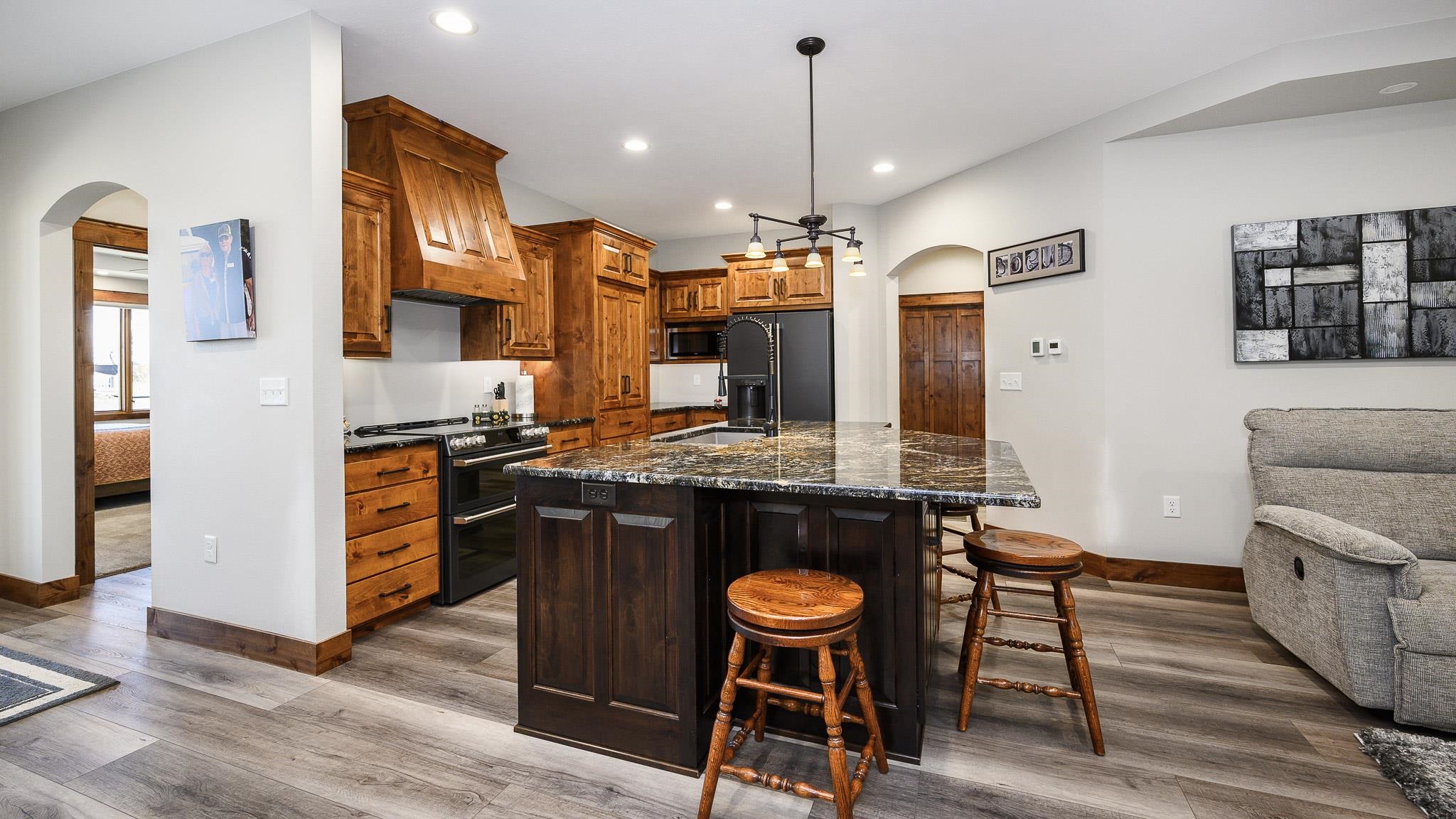 Bismarck, North Dakota, 58503, United States, 3 Bedrooms Bedrooms, ,2 BathroomsBathrooms,Residential,For Sale,1995380