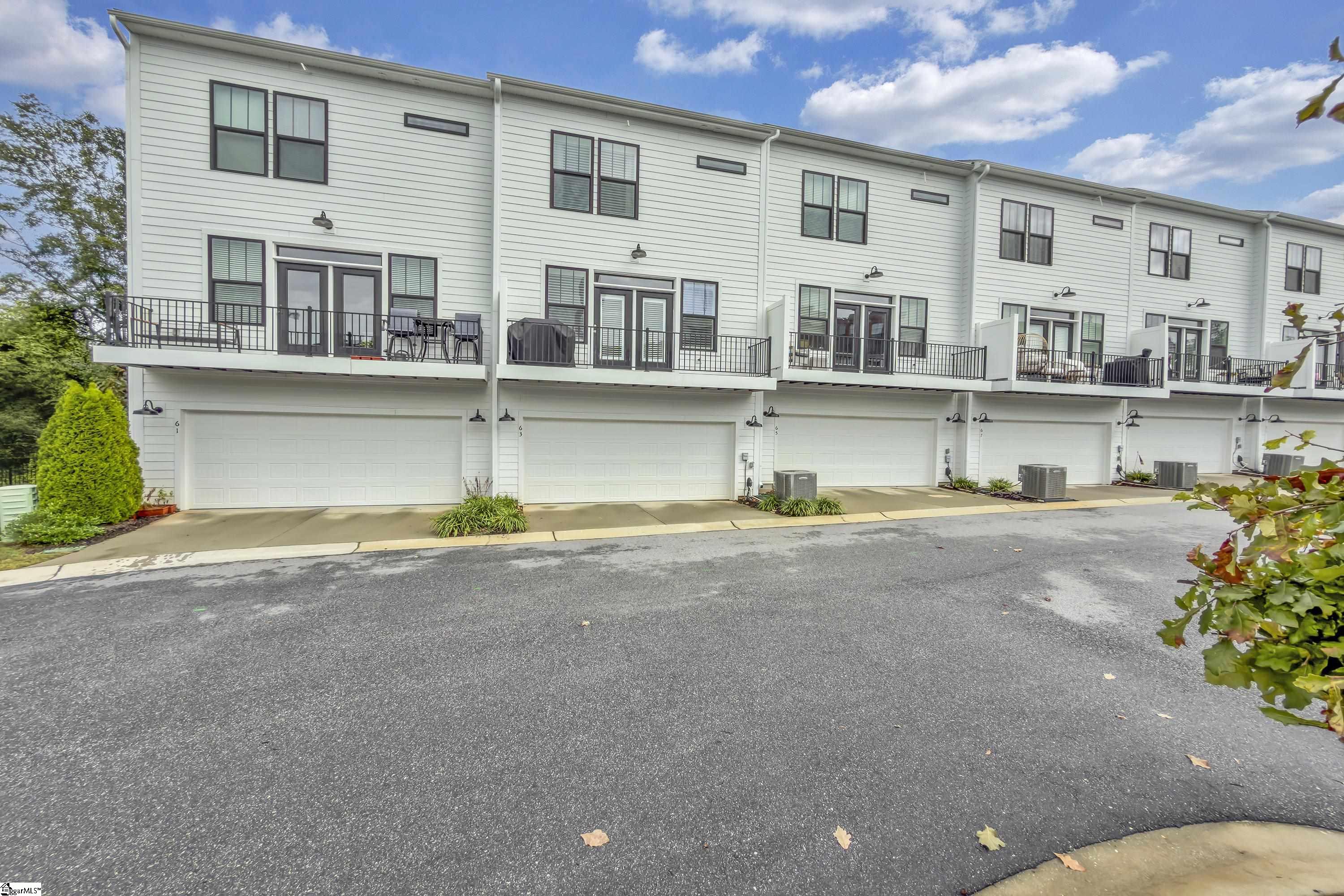 Greenville, South Carolina, 29605, United States, 3 Bedrooms Bedrooms, ,4 BathroomsBathrooms,Residential,For Sale,1958352