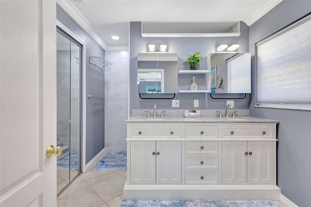 Bradenton, Florida, 34210, United States, 3 Bedrooms Bedrooms, ,3 BathroomsBathrooms,Residential,For Sale,1895487