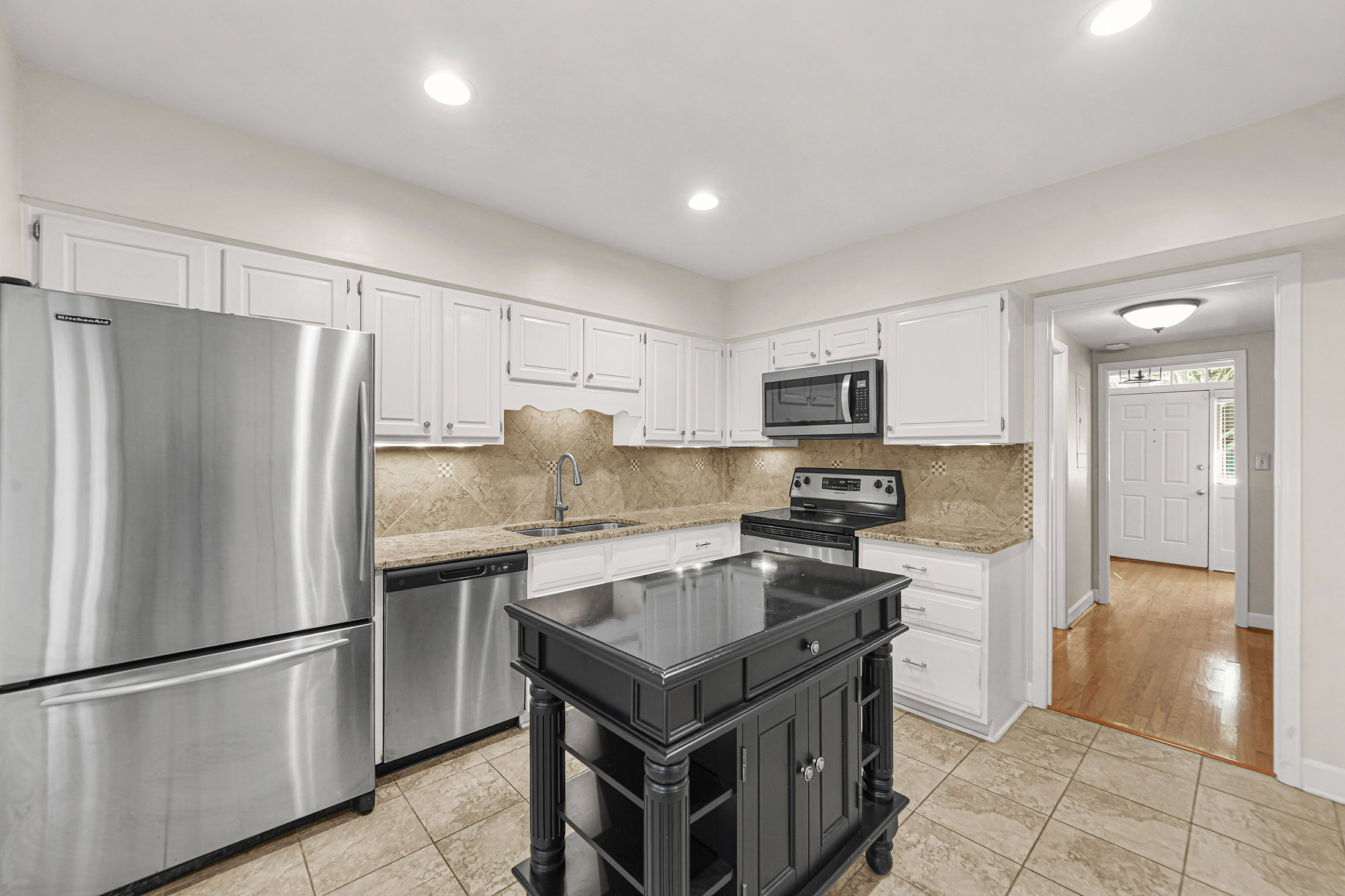  Beautiful Brick Townhome Offers Peaceful Park-like Living in Buckhead - 物件實景