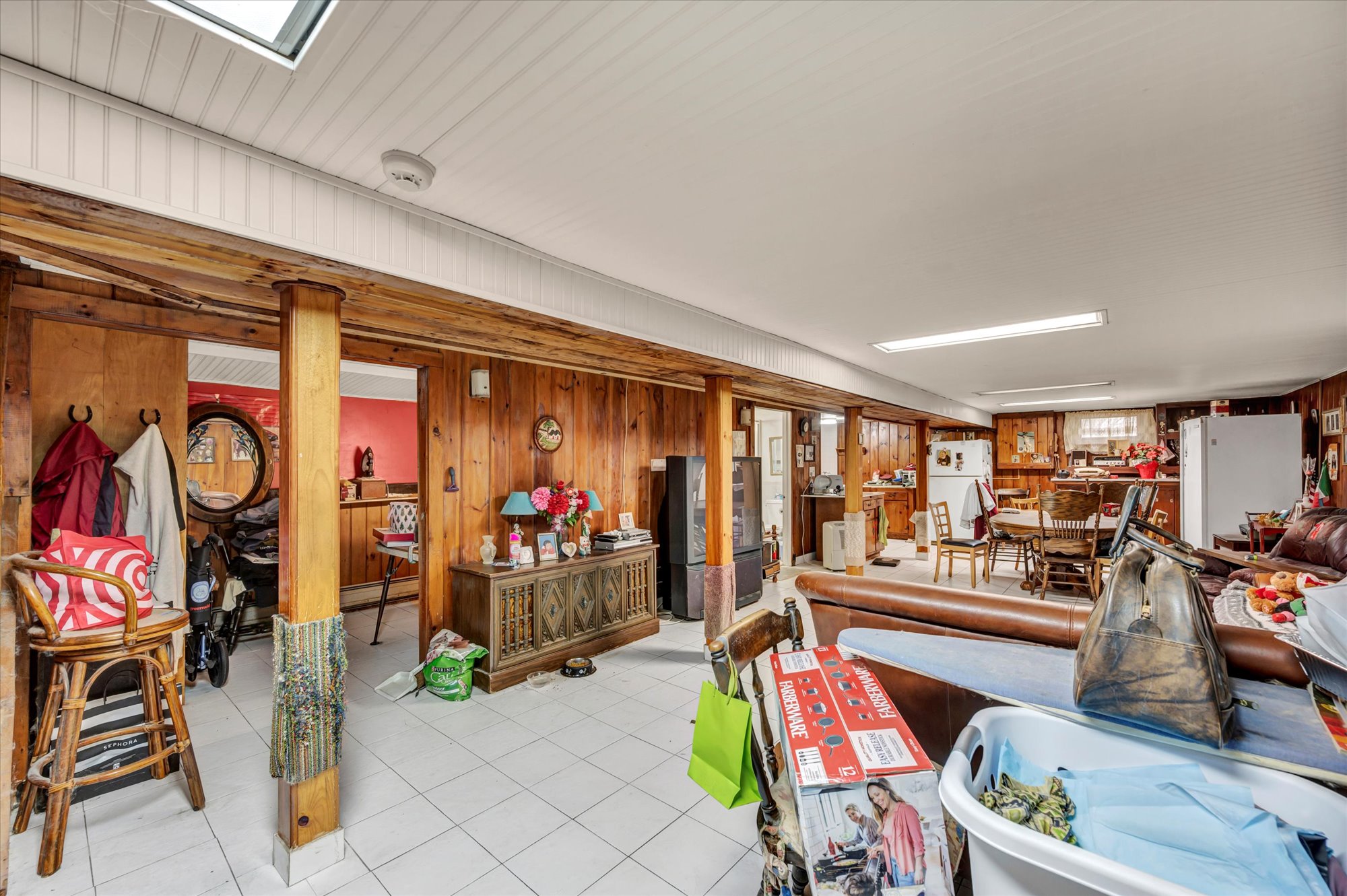 Trumbull, Connecticut, 06611, United States, 3 Bedrooms Bedrooms, ,2 BathroomsBathrooms,Residential,For Sale,1999196