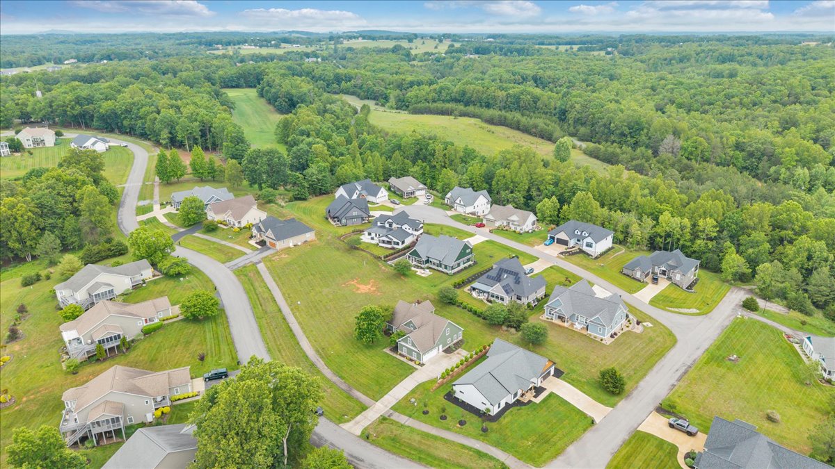 Huddleston, Virginia, 24104, United States, 4 Bedrooms Bedrooms, ,4 BathroomsBathrooms,Residential,For Sale,2048445