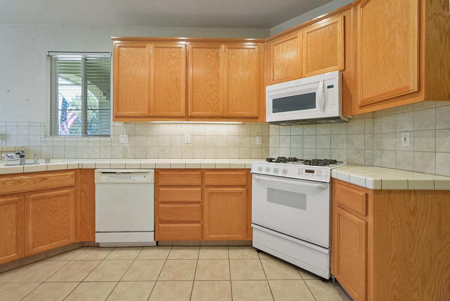 Lodi, California, 95242, United States, 4 Bedrooms Bedrooms, ,2 BathroomsBathrooms,Residential,For Sale,1928758