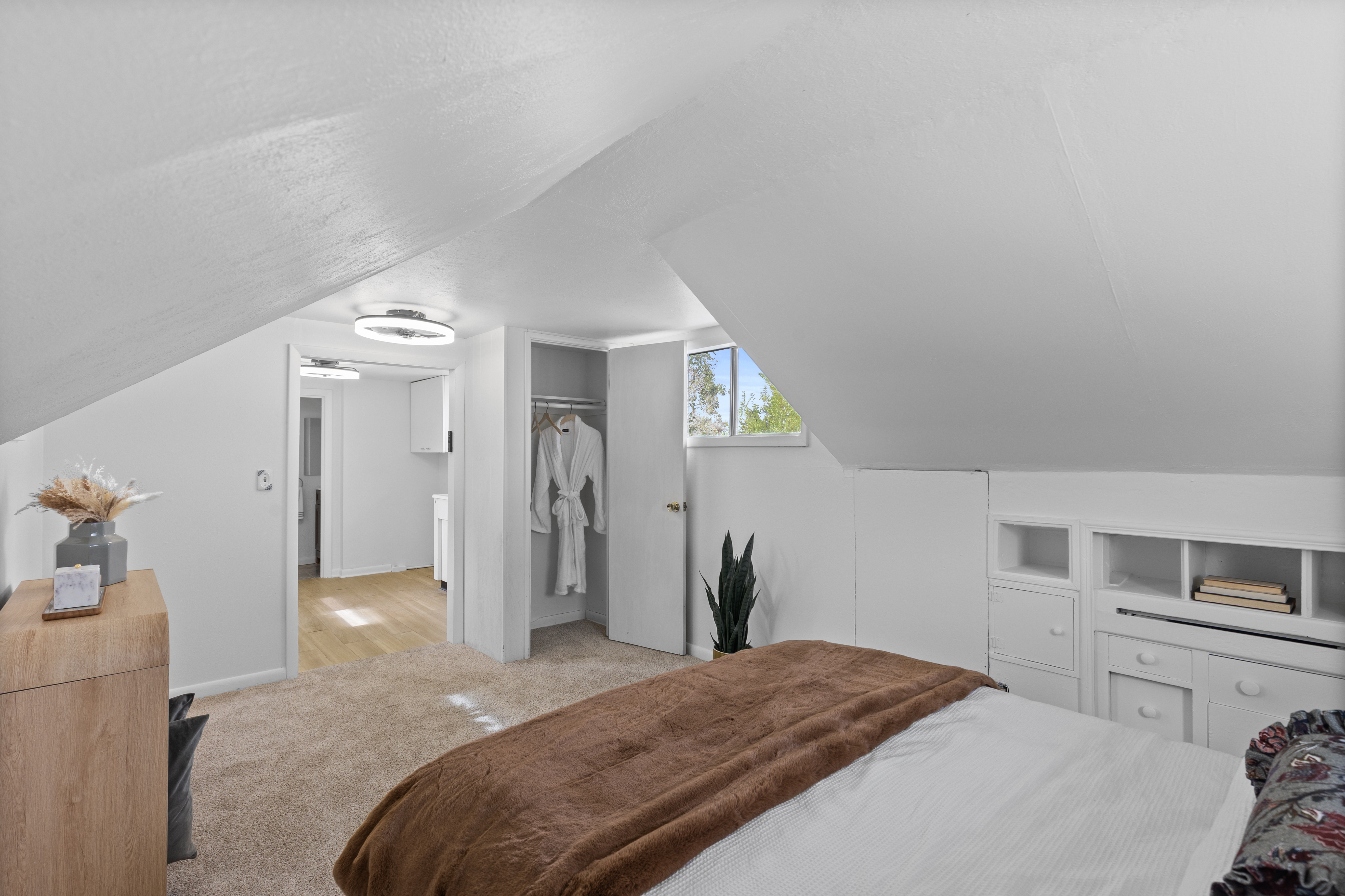  Wheat Ridge Home with Detached Garage and Flexible Upper Suite - 物件實景