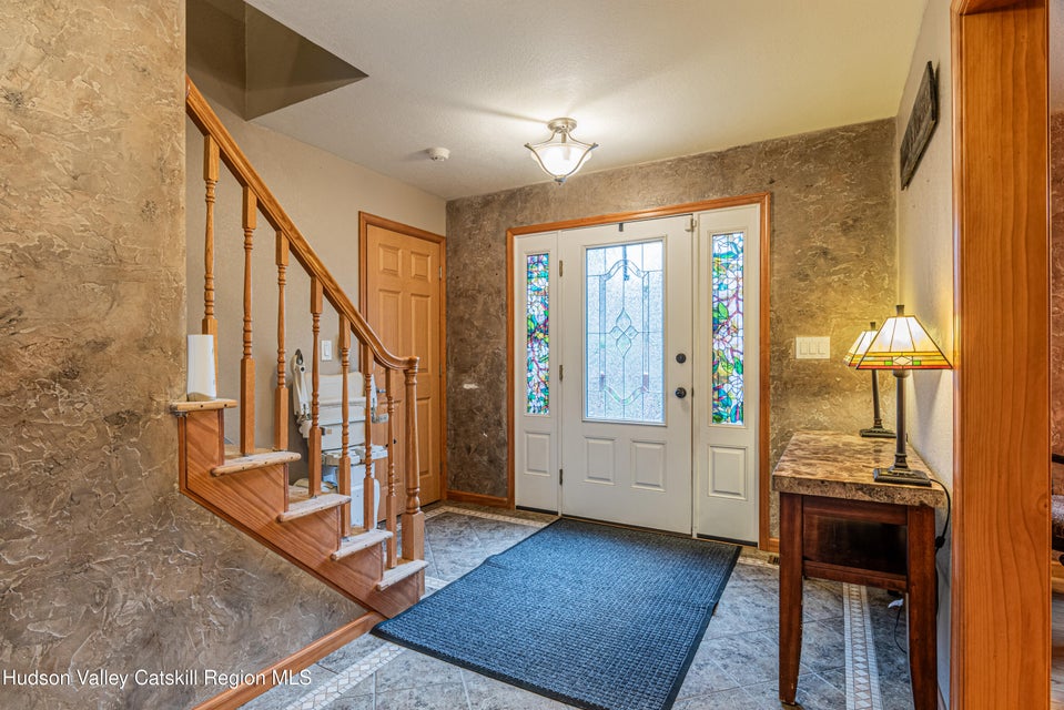 Saugerties, New York, 12477, United States, 4 Bedrooms Bedrooms, ,4 BathroomsBathrooms,Residential,For Sale,1928425
