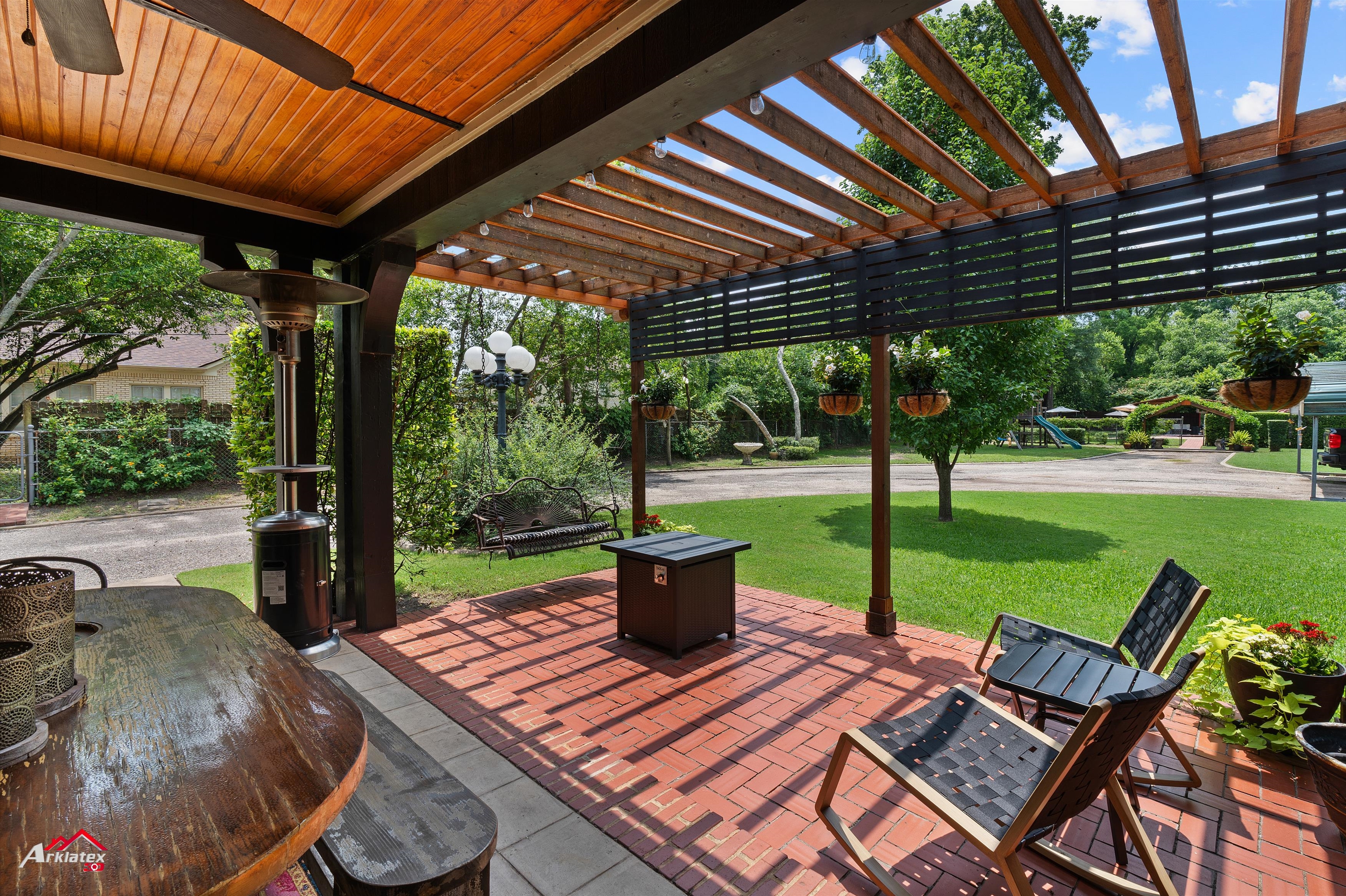 Henderson, Texas, 75654, United States, 3 Bedrooms Bedrooms, ,5 BathroomsBathrooms,Residential,For Sale,1930461