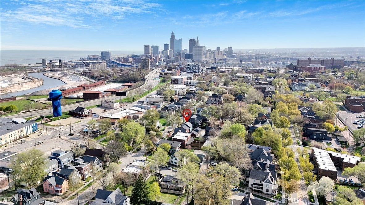 Cleveland, Ohio, 44113, United States, 3 Bedrooms Bedrooms, ,3 BathroomsBathrooms,Residential,For Sale,1944976