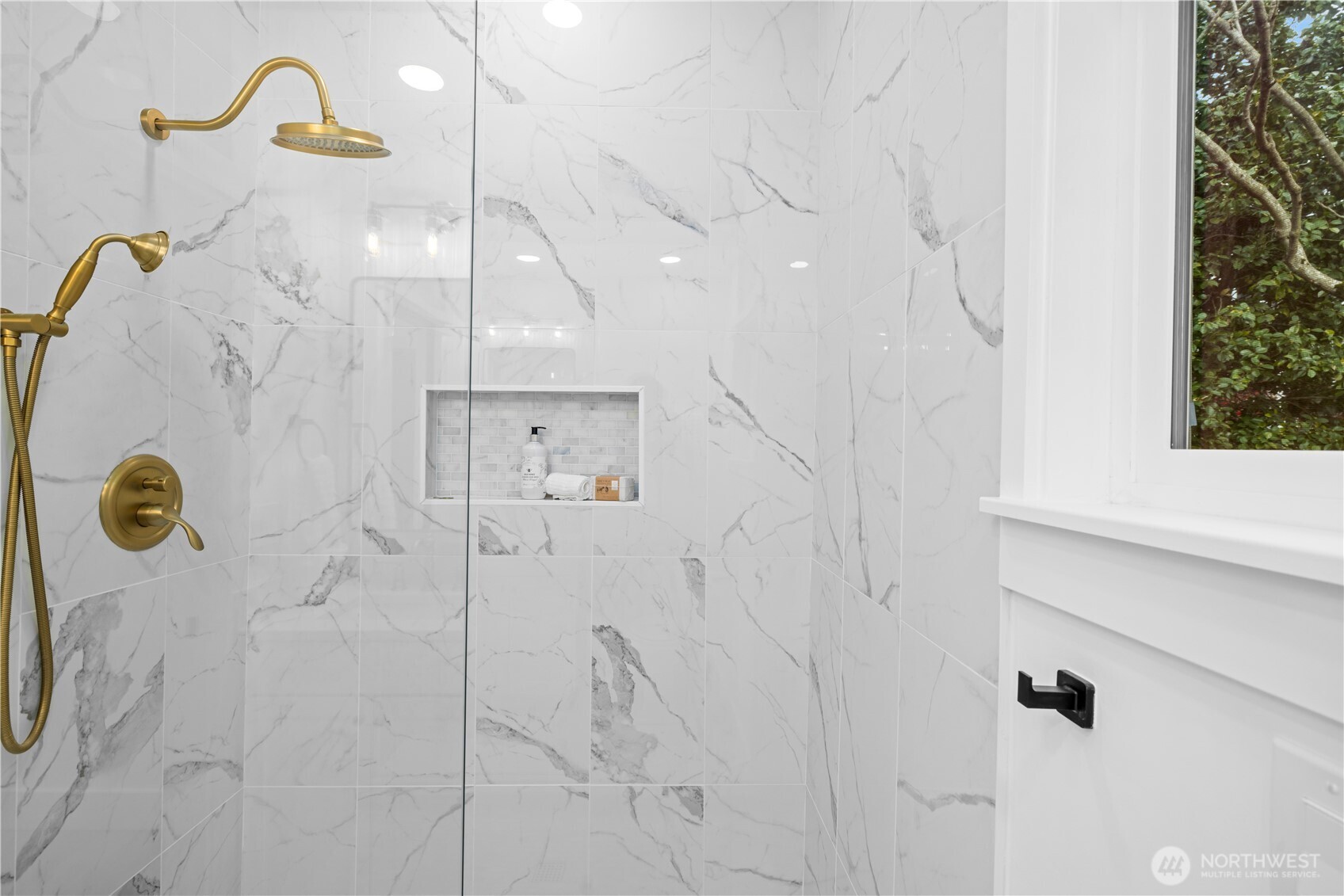 Seattle, Washington, 98109, United States, 3 Bedrooms Bedrooms, ,1 BathroomBathrooms,Residential,For Sale,1999766