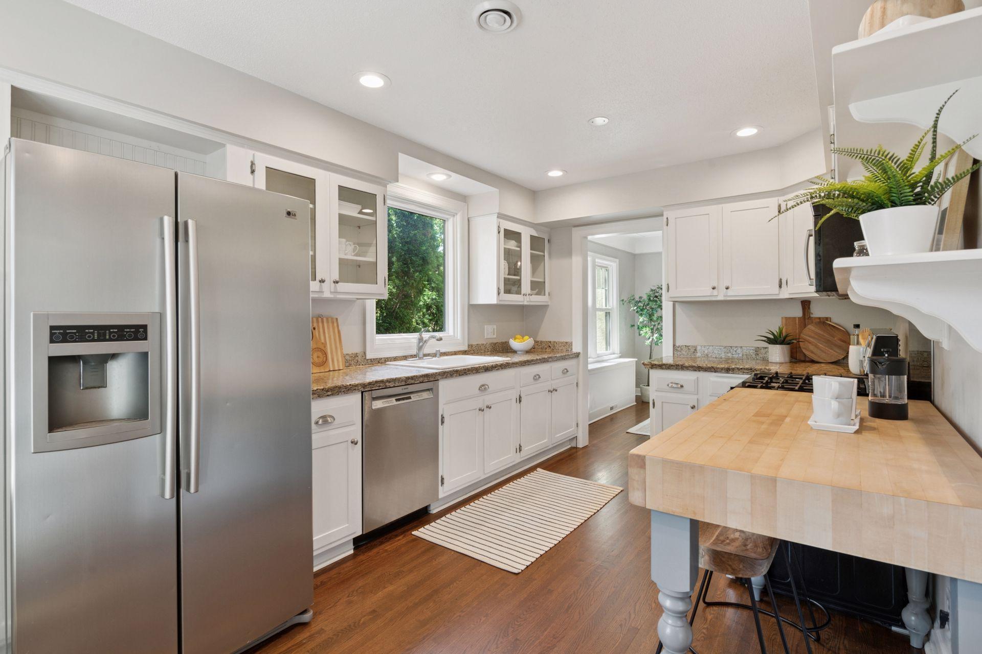 Minneapolis, Minnesota, 55410, United States, 4 Bedrooms Bedrooms, ,1 BathroomBathrooms,Residential,For Sale,1939161