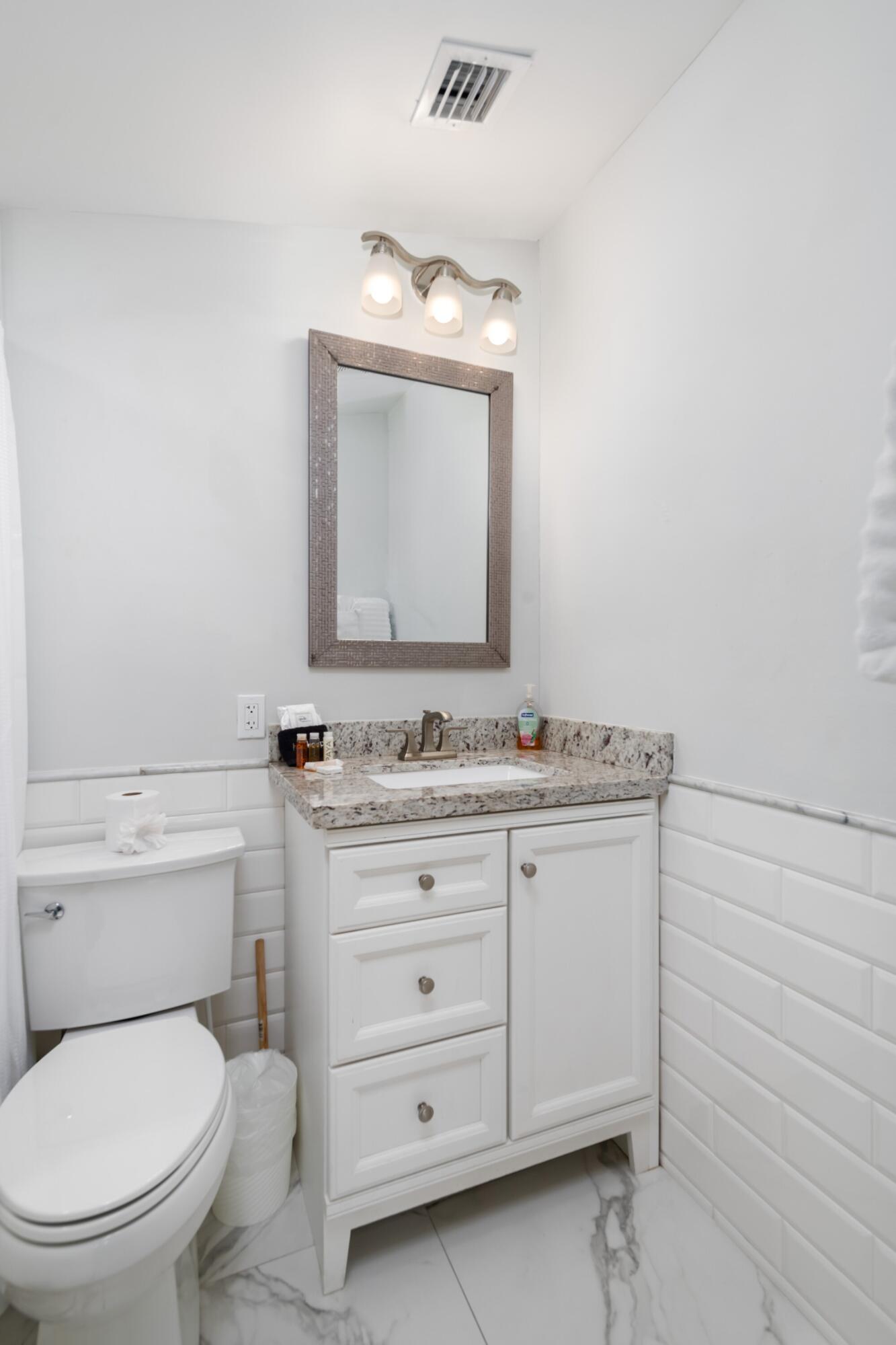 MARATHON, Florida, 33050, United States, 5 Bedrooms Bedrooms, ,4 BathroomsBathrooms,Residential,For Sale,1837177