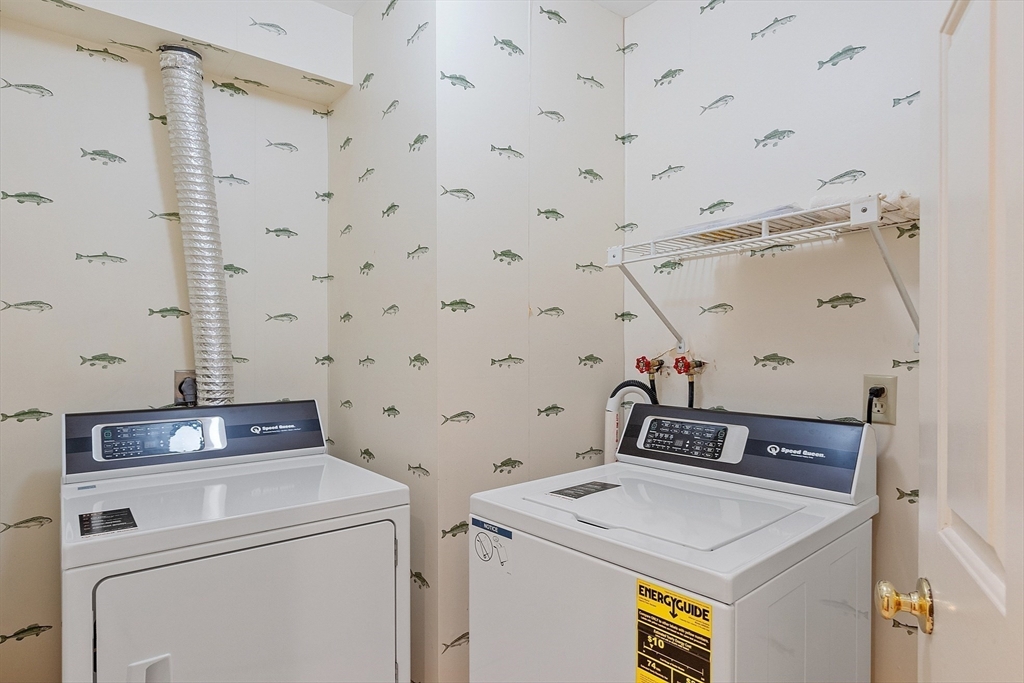 Worcester, Massachusetts, 01609, United States, 3 Bedrooms Bedrooms, ,4 BathroomsBathrooms,Residential,For Sale,1987815