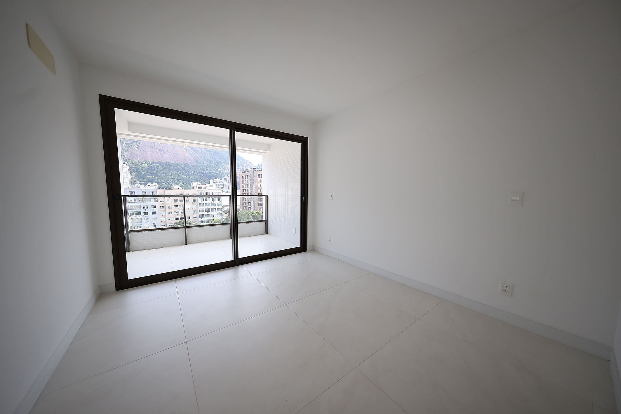  New apartment with three suites and high-end amenities - 物件實景