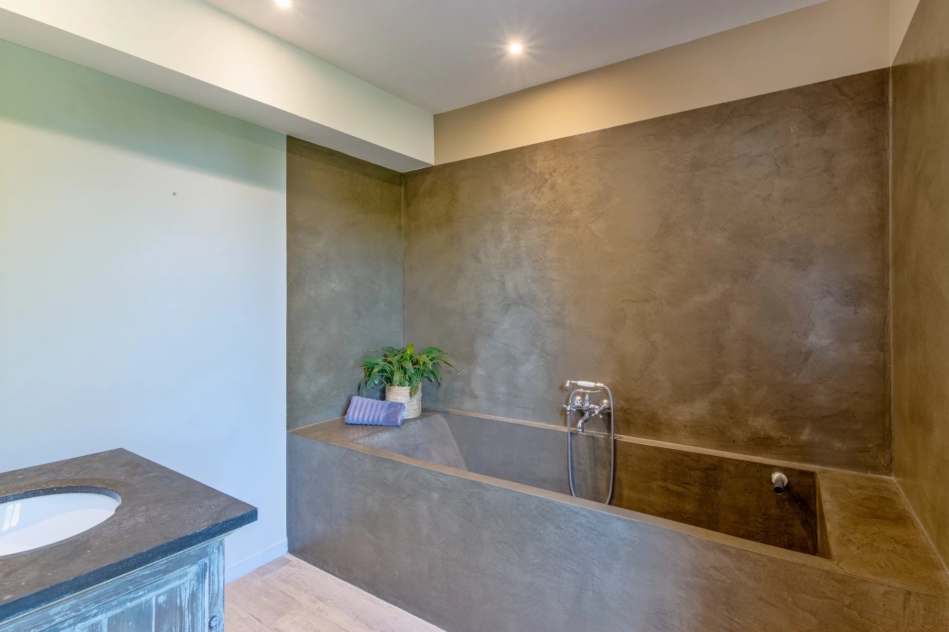 La Garde-Freinet, Provence-Alpes-Côte d’Azur, 83680, FR, 12 Bedrooms Bedrooms, ,12 BathroomsBathrooms,Residential,For Sale,1998500