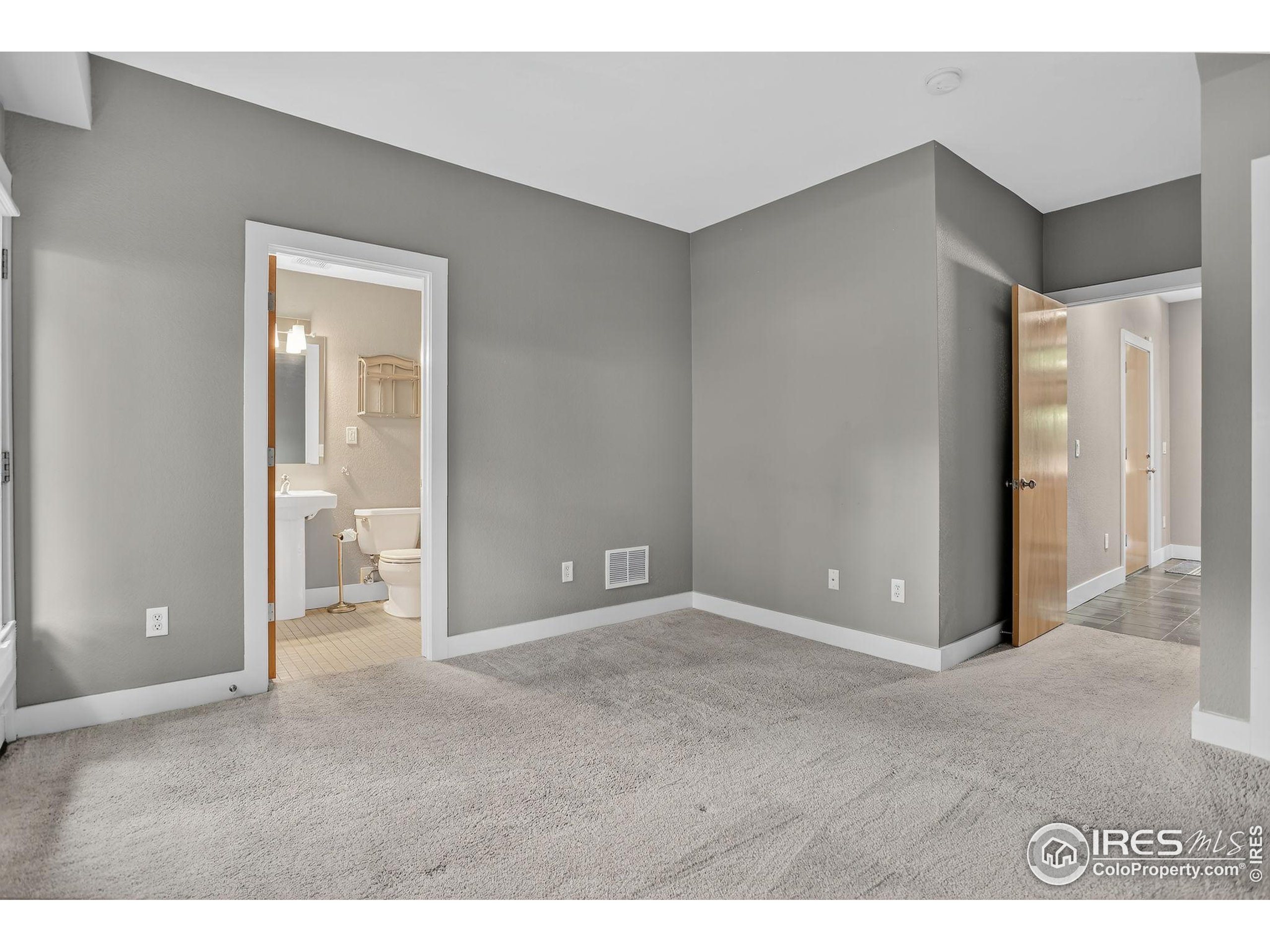 Denver, Colorado, 80211, United States, 2 Bedrooms Bedrooms, ,3 BathroomsBathrooms,Residential,For Sale,1895897