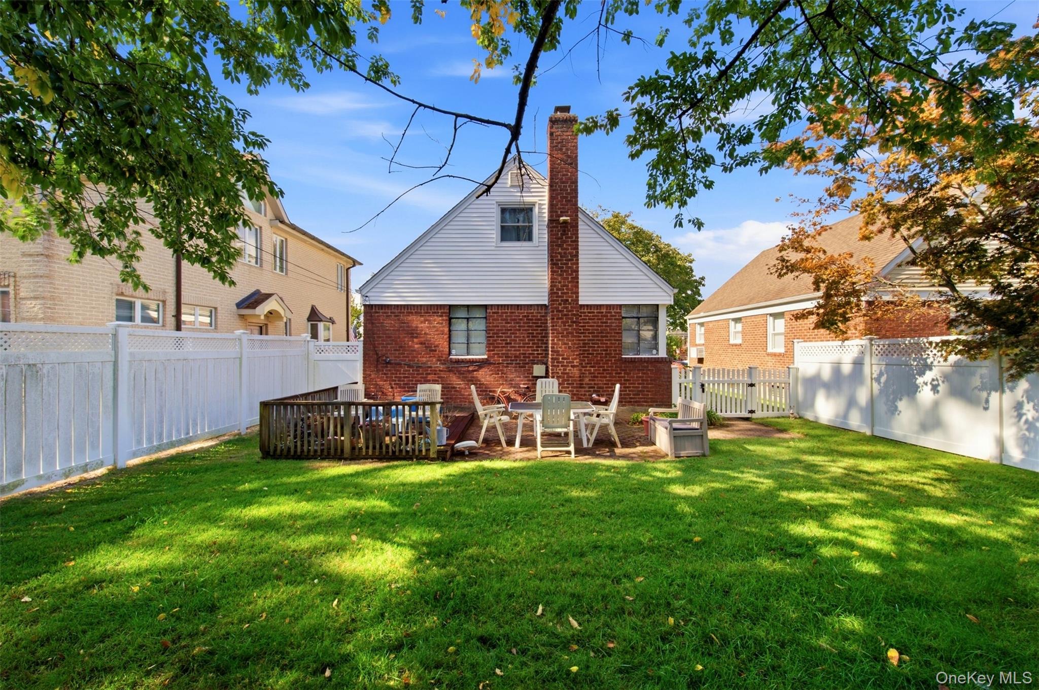  8029 259th Street, Glen Oaks, NY, 11004 - 物件實景