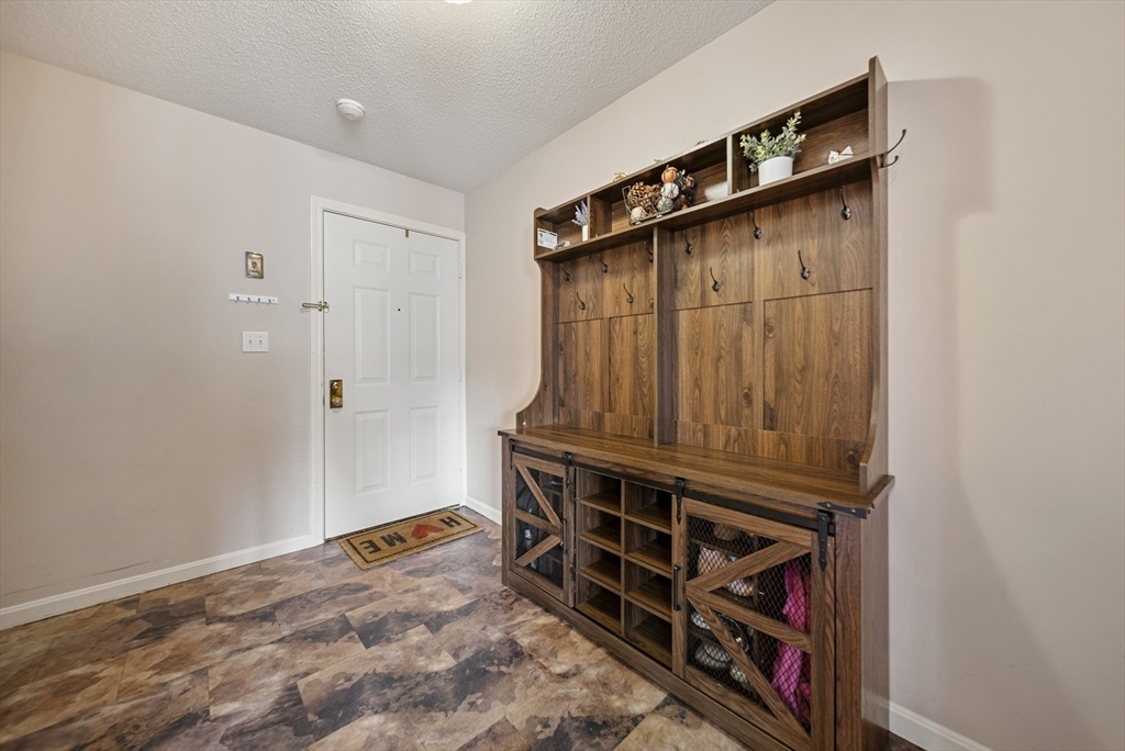 Salem, Massachusetts, 01970, United States, 3 Bedrooms Bedrooms, ,3 BathroomsBathrooms,Residential,For Sale,1990420