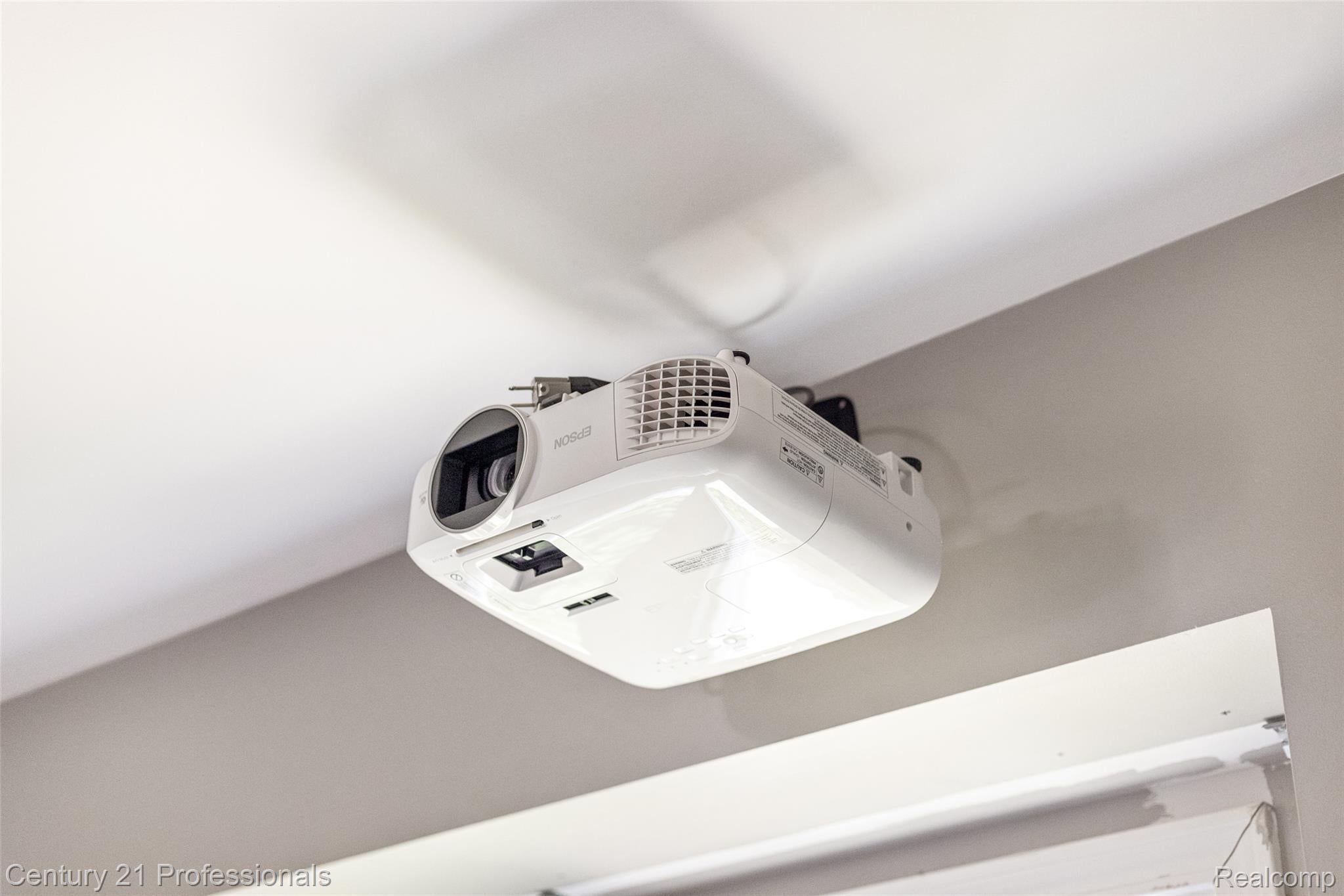 LakeOrion, Michigan, 48359, United States, 4 Bedrooms Bedrooms, ,3 BathroomsBathrooms,Residential,For Sale,1973715