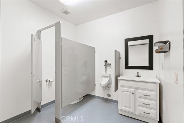 Riverside, California, 92503, United States, 4 Bedrooms Bedrooms, ,3 BathroomsBathrooms,Residential,For Sale,1977398