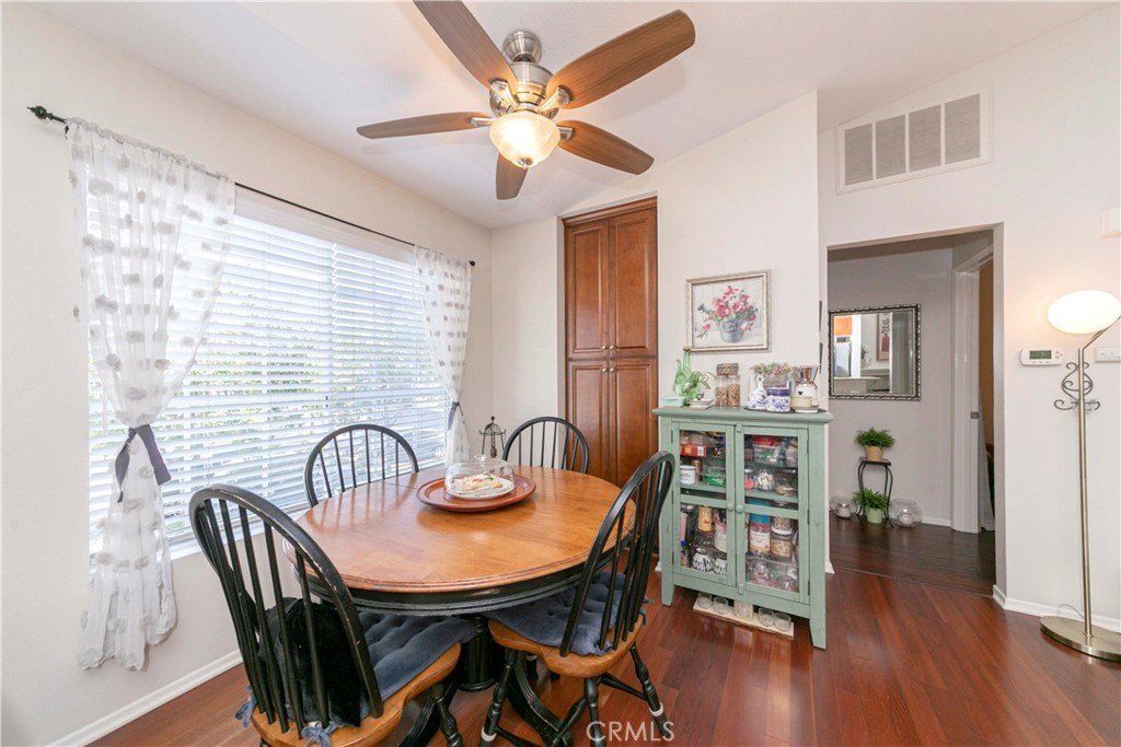 Aliso Viejo, California, 92656, United States, 2 Bedrooms Bedrooms, ,2 BathroomsBathrooms,Residential,For Sale,1901235