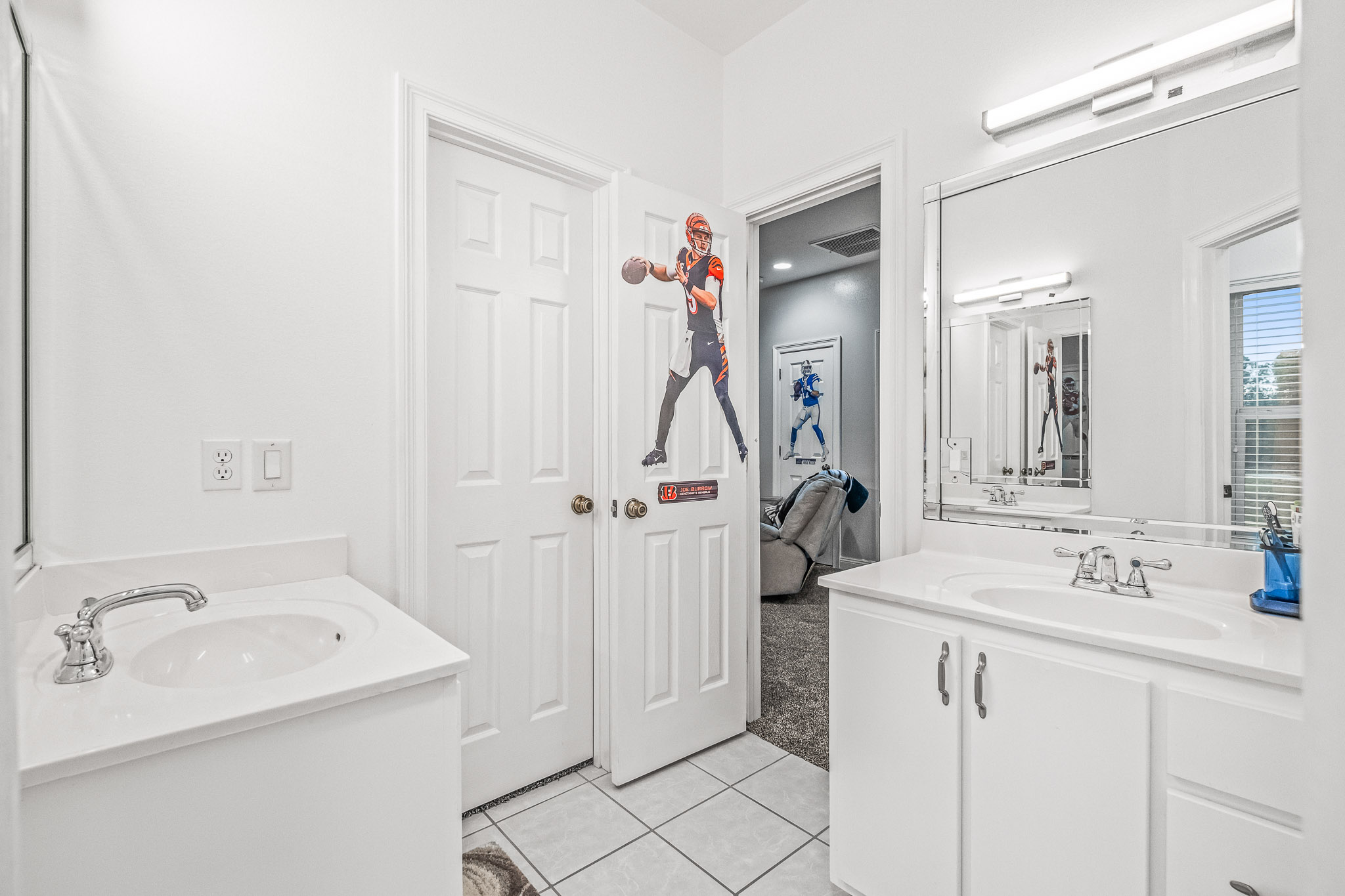 Pace, Florida, 32571, United States, 3 Bedrooms Bedrooms, ,4 BathroomsBathrooms,Residential,For Sale,1878434