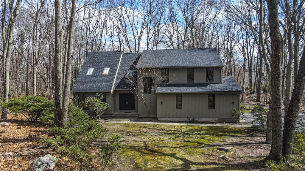 East Greenwich, Rhode Island, 02818, United States, 3 Bedrooms Bedrooms, ,3 BathroomsBathrooms,Residential,For Sale,1905846