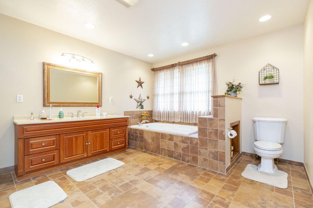 Vandalia, Michigan, 49095, United States, 4 Bedrooms Bedrooms, ,4 BathroomsBathrooms,Residential,For Sale,1737716