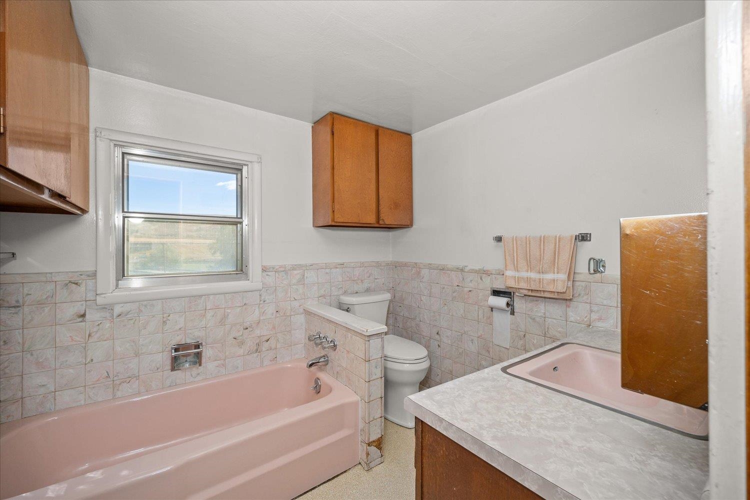 Rosalia, Washington, 99170, United States, 3 Bedrooms Bedrooms, ,2 BathroomsBathrooms,Residential,For Sale,1943009