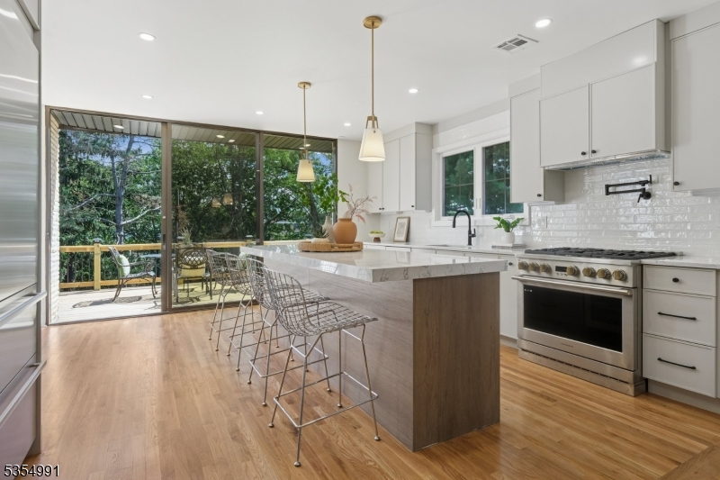 South Orange Village Twp., New Jersey, 07079, United States, 5 Bedrooms Bedrooms, ,4 BathroomsBathrooms,Residential,For Sale,1940447
