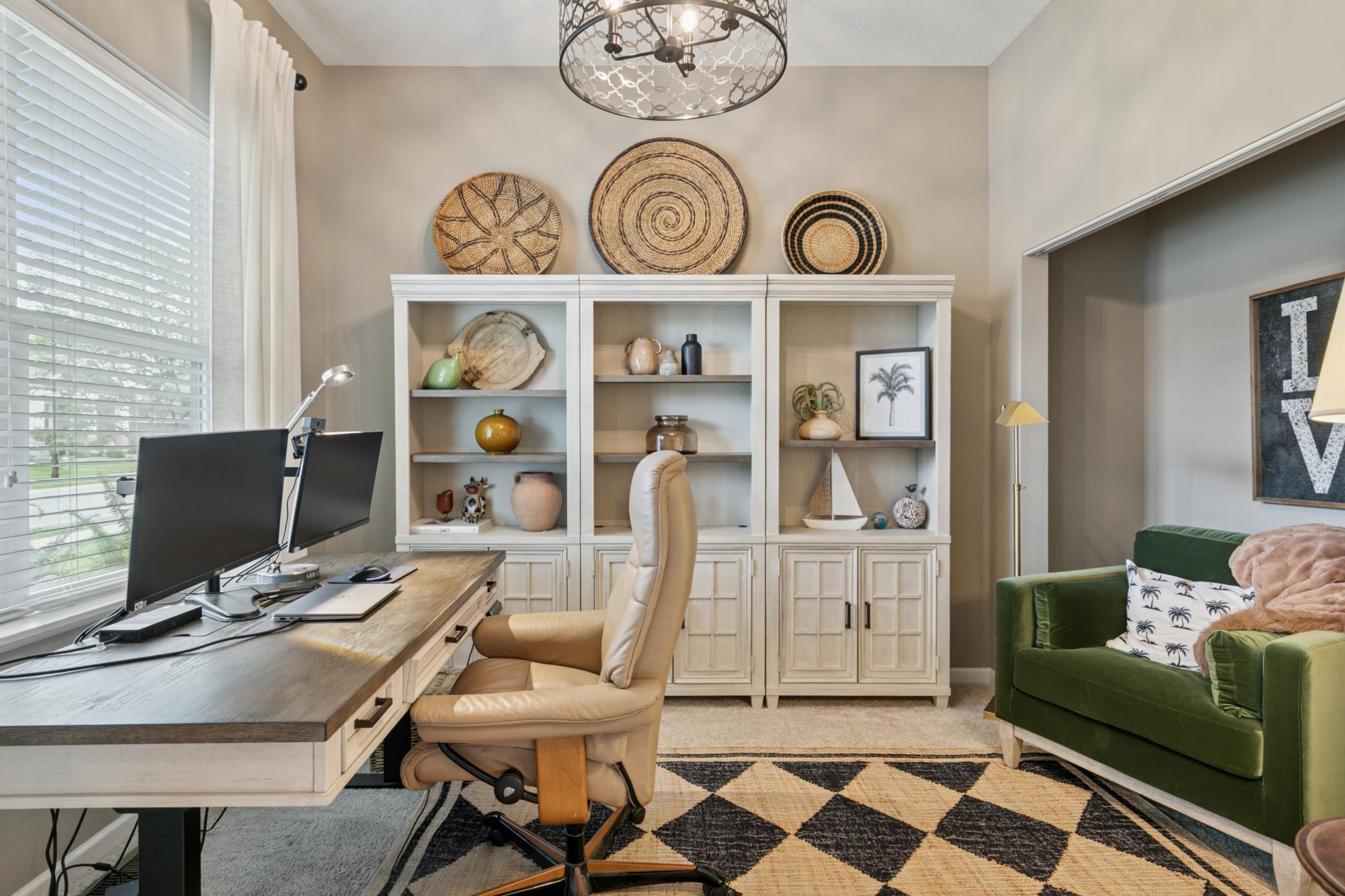 Lakeville, Minnesota, 55044, United States, 3 Bedrooms Bedrooms, ,2 BathroomsBathrooms,Residential,For Sale,1971412