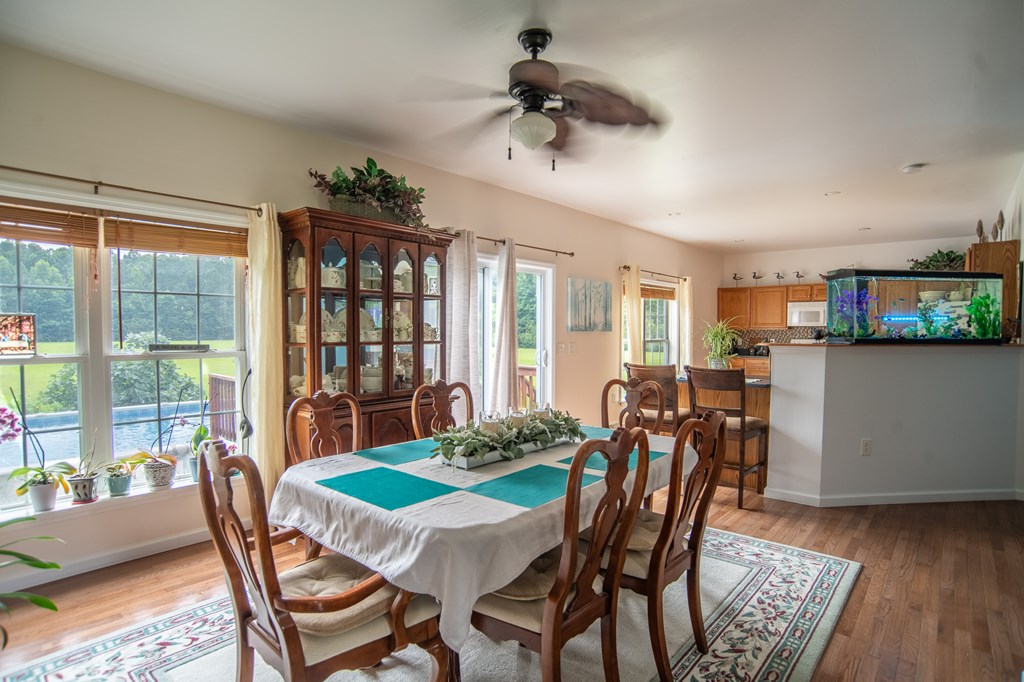 Craddockville, Virginia, 23341, United States, 4 Bedrooms Bedrooms, ,3 BathroomsBathrooms,Residential,For Sale,1891575