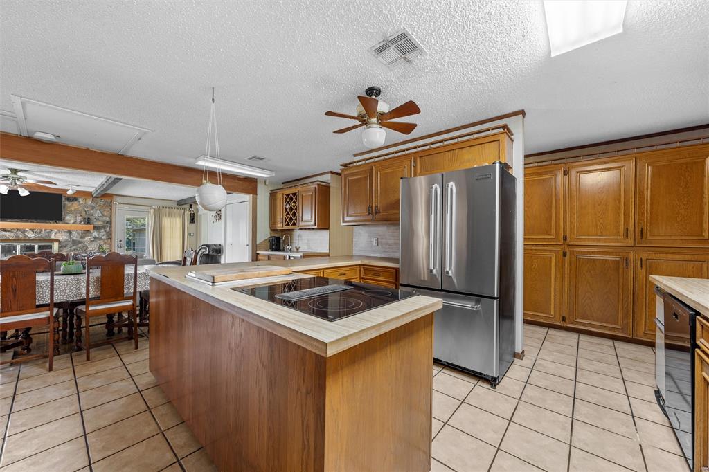 Valley Mills, Texas, 76689, United States, 3 Bedrooms Bedrooms, ,3 BathroomsBathrooms,Residential,For Sale,1828566