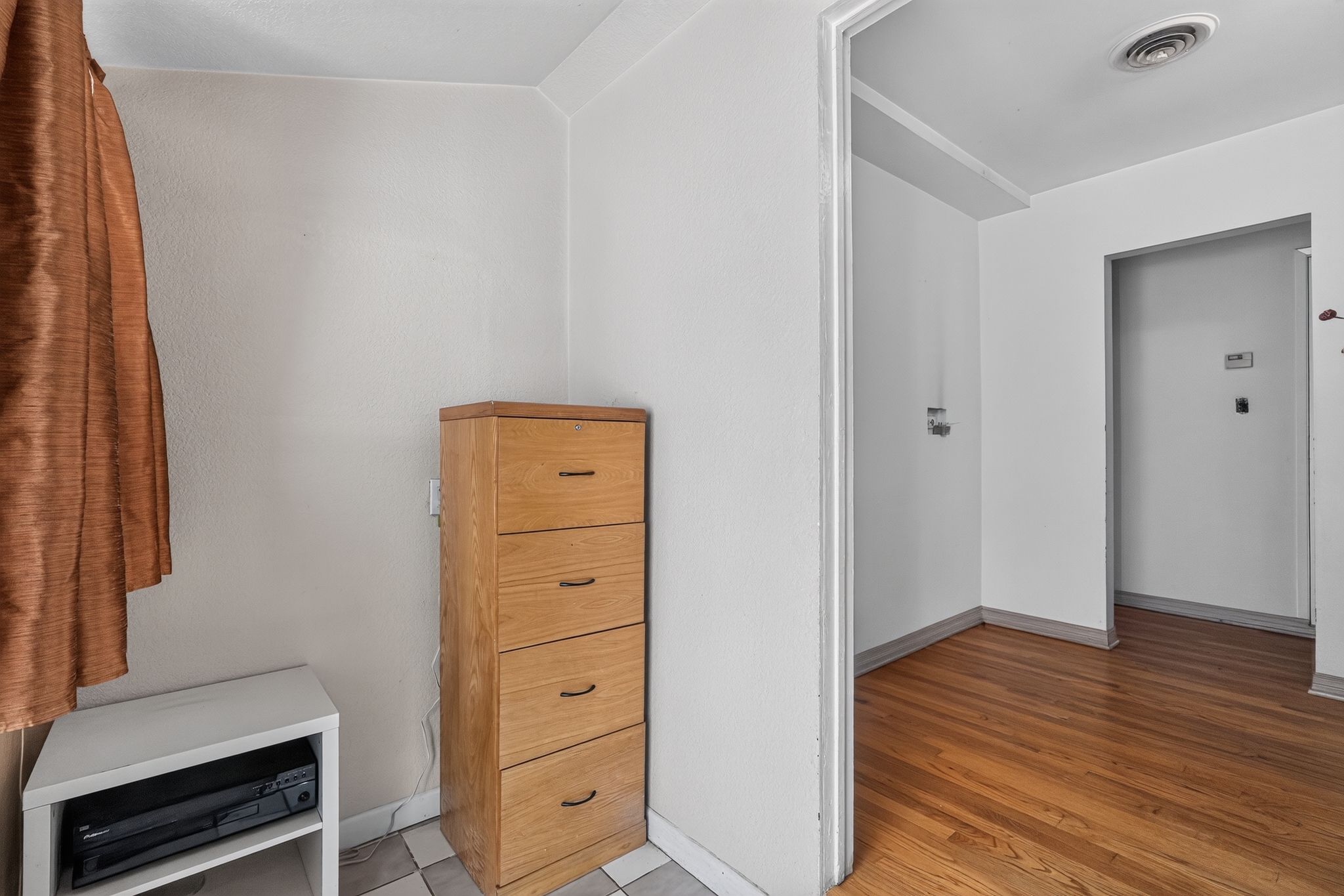  7615 Kittyhawk Avenue - 物件實景
