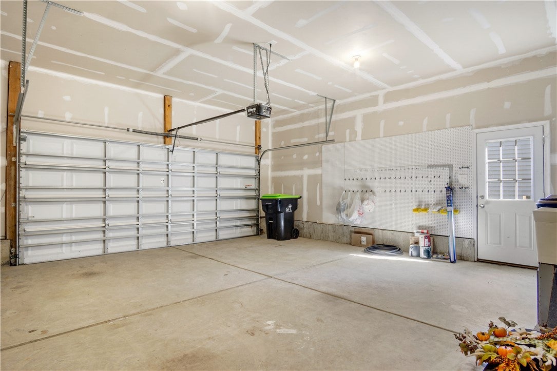 Toano, Virginia, 23168, United States, 3 Bedrooms Bedrooms, ,3 BathroomsBathrooms,Residential,For Sale,1971503