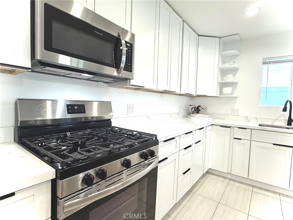 North Palm Springs, California, 92262, United States, 4 Bedrooms Bedrooms, ,2 BathroomsBathrooms,Residential,For Sale,1989712