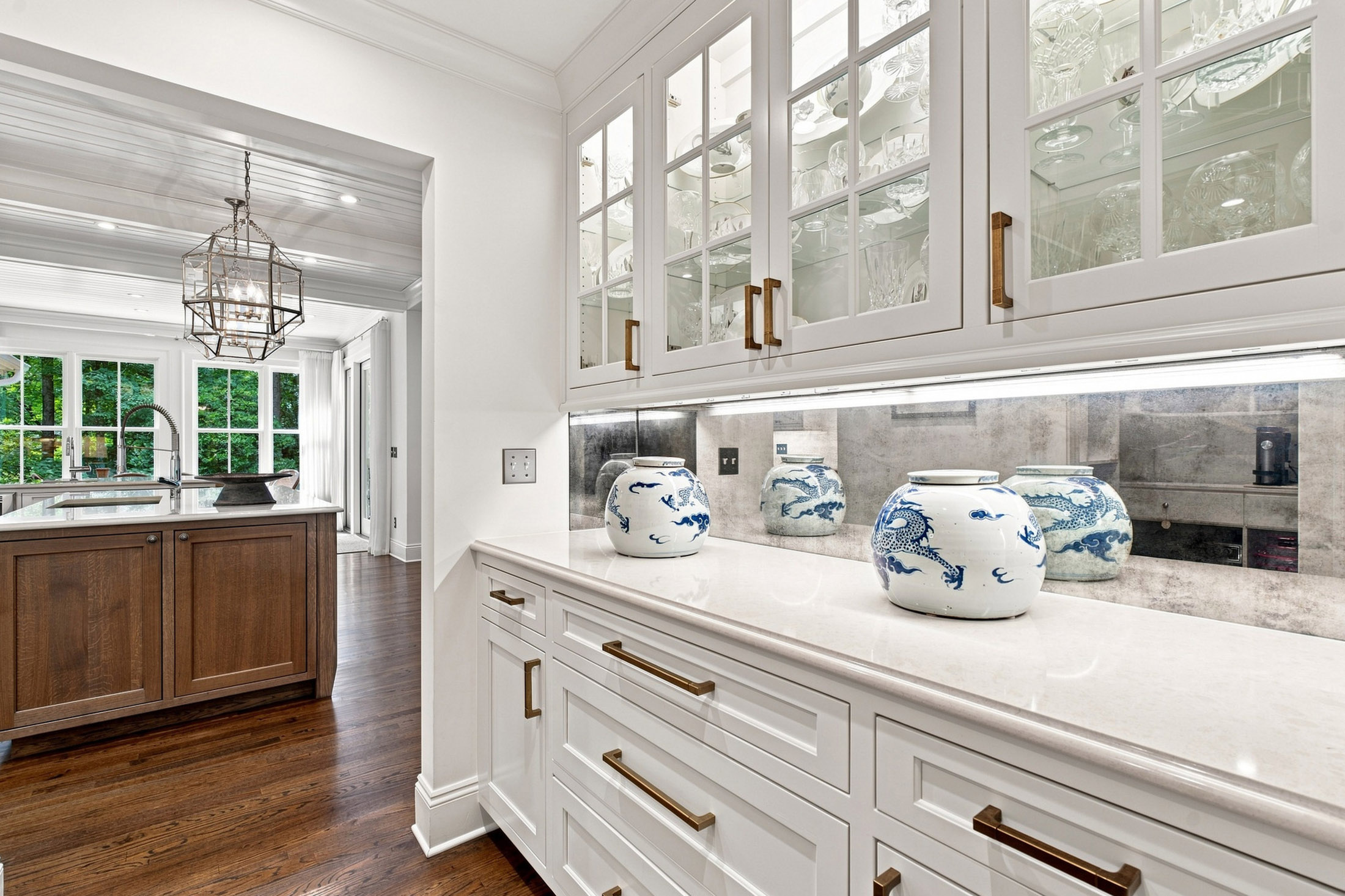  Thoughtfully Designed and Renovated Home in Londonberry Estates - 物件實景