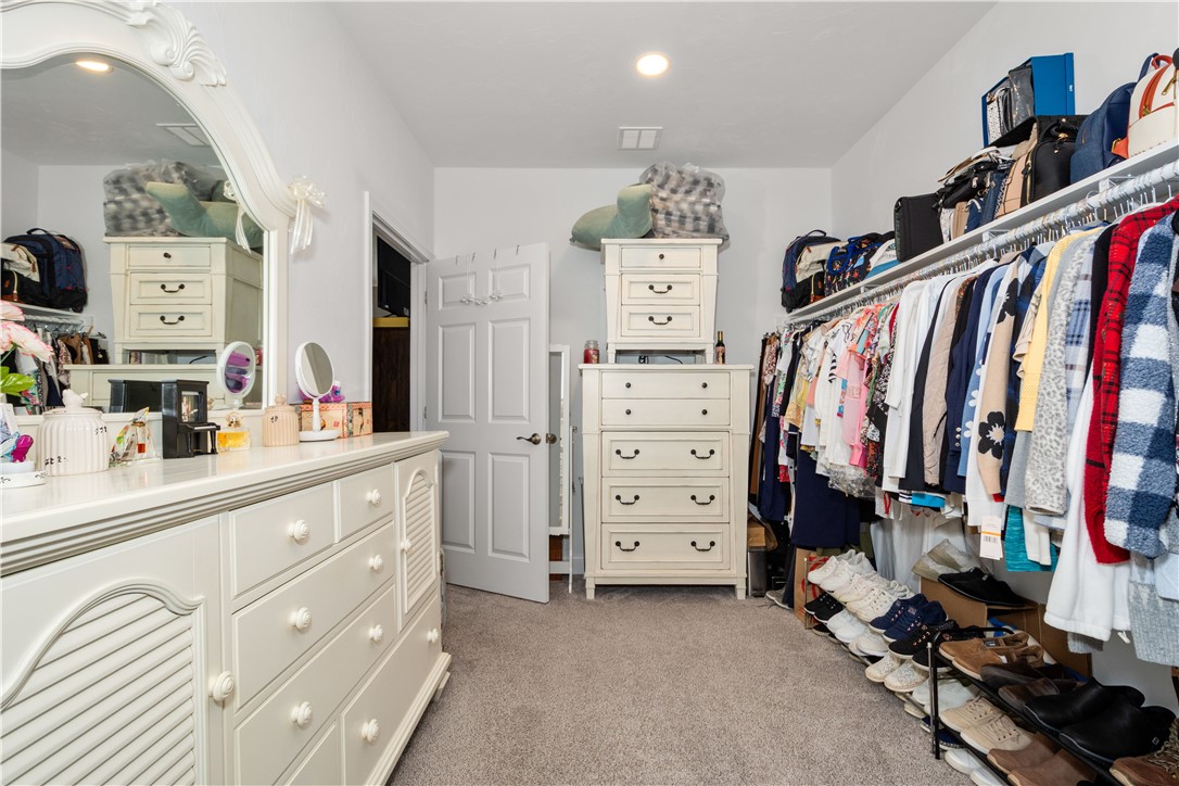 Burrillville, Rhode Island, 02858, United States, 3 Bedrooms Bedrooms, ,2 BathroomsBathrooms,Residential,For Sale,1991043