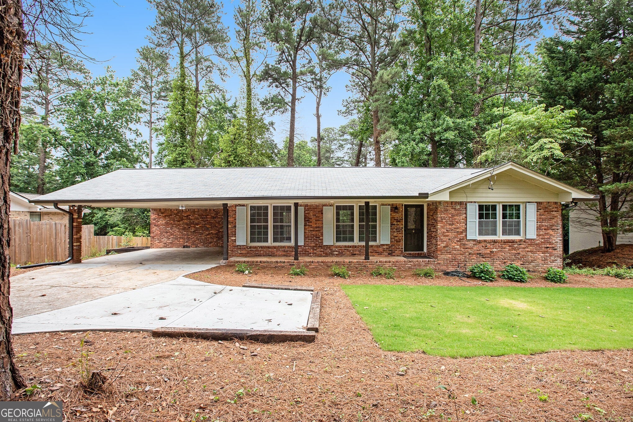 Dunwoody, Georgia, 30360, United States, 3 Bedrooms Bedrooms, ,2 BathroomsBathrooms,Residential,For Sale,1859063