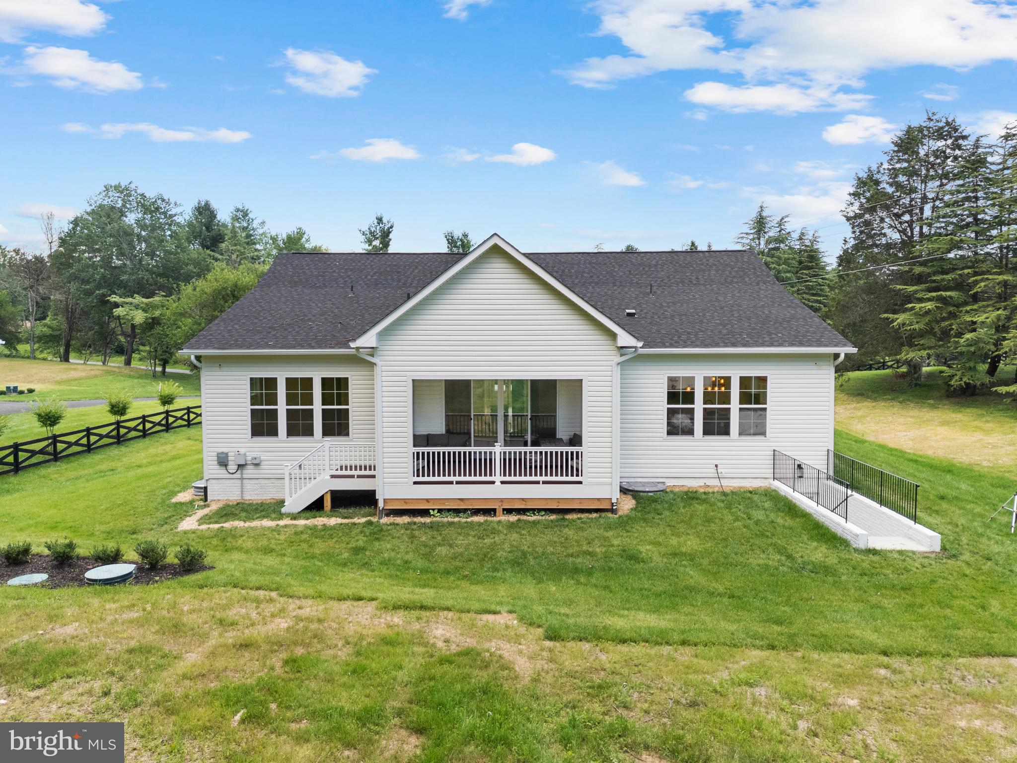 Warrenton, Virginia, 20187, United States, 3 Bedrooms Bedrooms, ,3 BathroomsBathrooms,Residential,For Sale,1830460