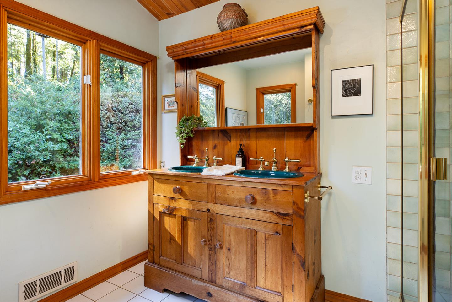 Felton, California, 95018, United States, 3 Bedrooms Bedrooms, ,3 BathroomsBathrooms,Residential,For Sale,1996895