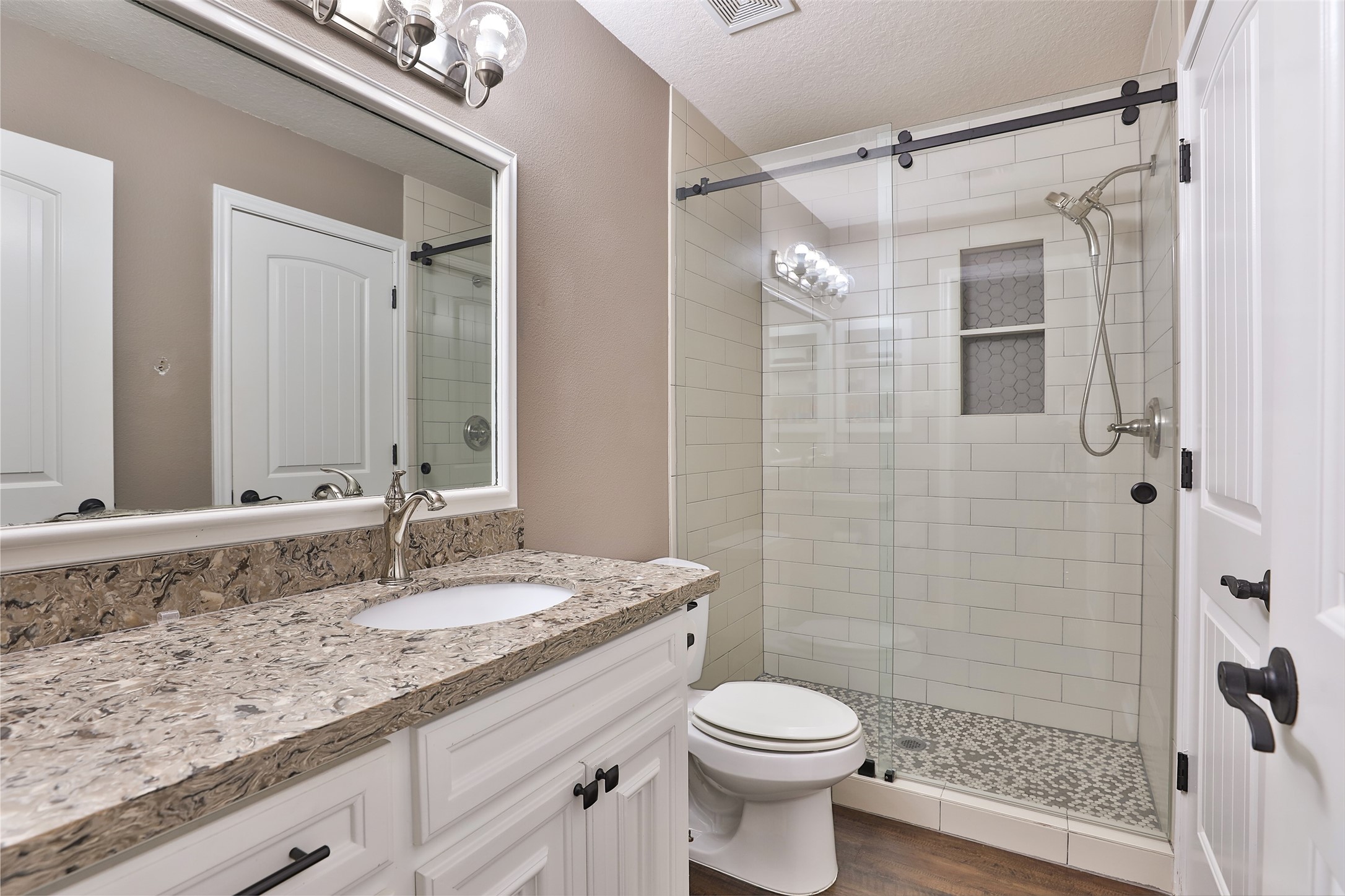  3422 Woodbine Drive - 物件實景