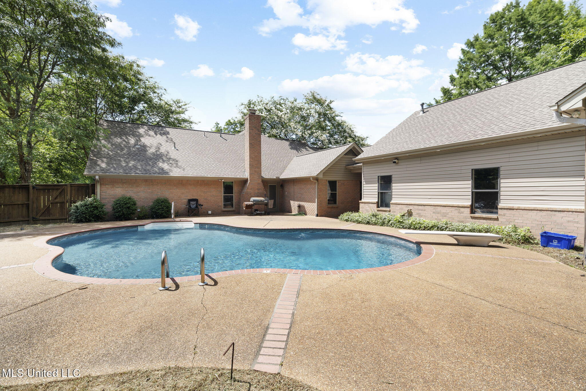 Olive Branch, Mississippi, 38654, United States, 5 Bedrooms Bedrooms, ,3 BathroomsBathrooms,Residential,For Sale,1898355