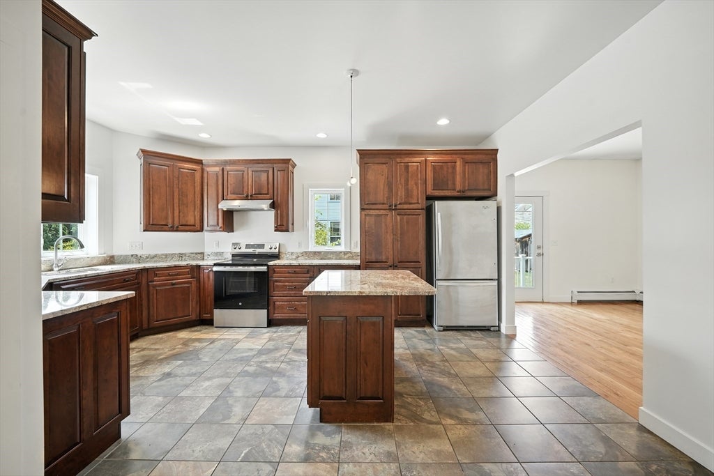 Shelburne, Massachusetts, 01370, United States, 5 Bedrooms Bedrooms, ,3 BathroomsBathrooms,Residential,For Sale,1919556