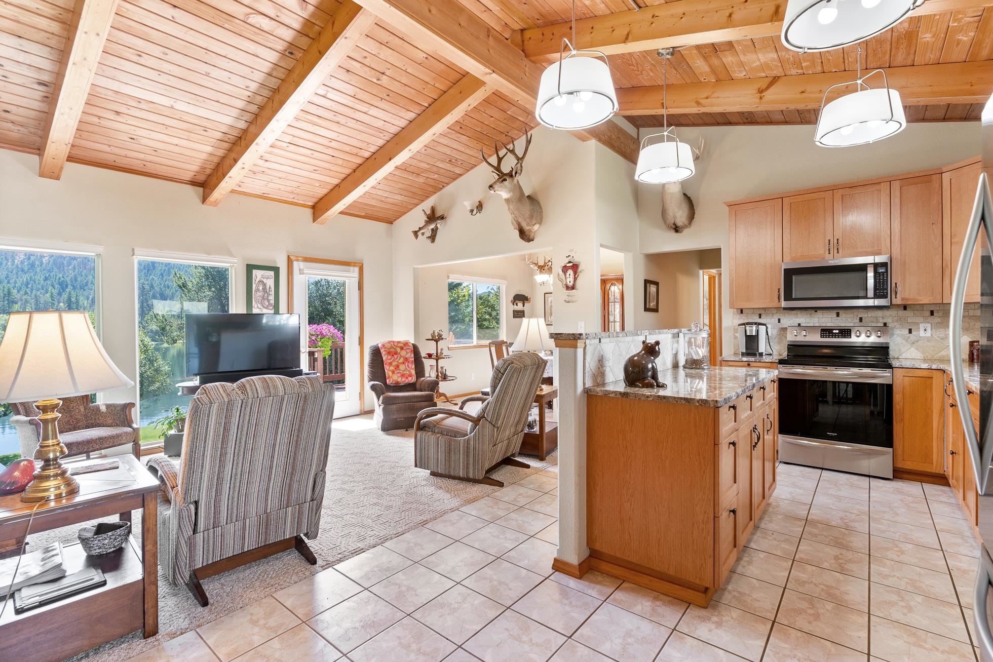 Newport, Washington, 99156, United States, 3 Bedrooms Bedrooms, ,3 BathroomsBathrooms,Residential,For Sale,1921865