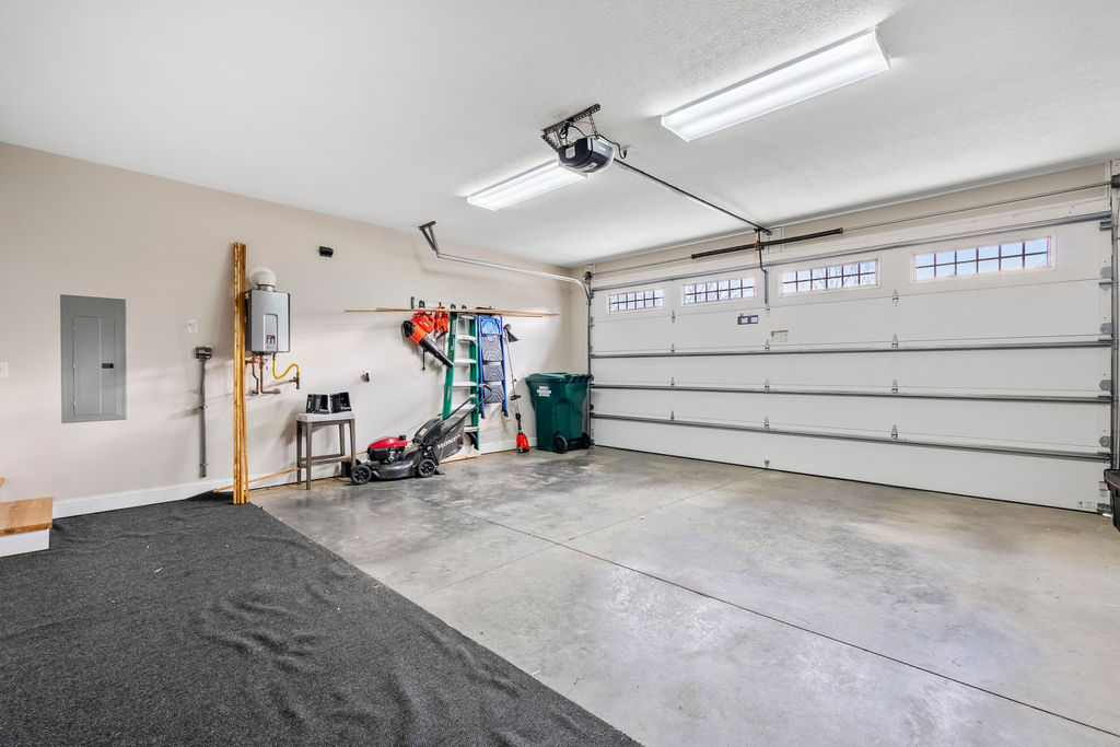 Sevierville, Tennessee, 37876, United States, 3 Bedrooms Bedrooms, ,2 BathroomsBathrooms,Residential,For Sale,2012111