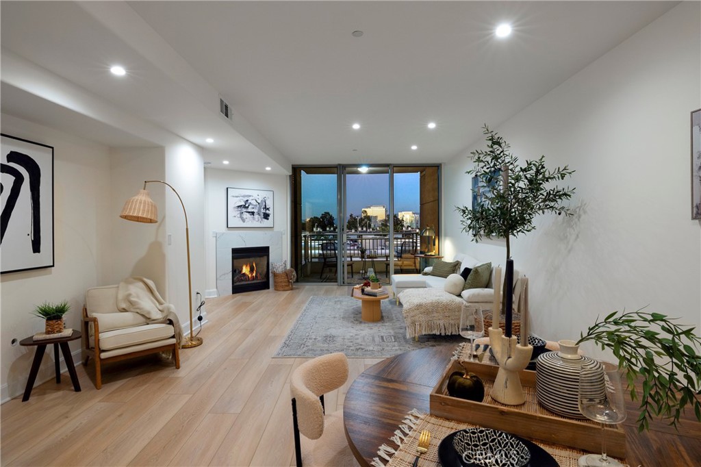 Irvine, California, 92612, United States, 2 Bedrooms Bedrooms, ,2 BathroomsBathrooms,Residential,For Sale,1989675