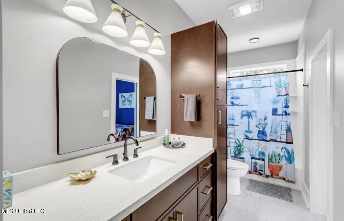 Bay Saint Louis, Mississippi, 39520, United States, 2 Bedrooms Bedrooms, ,2 BathroomsBathrooms,Residential,For Sale,1968708