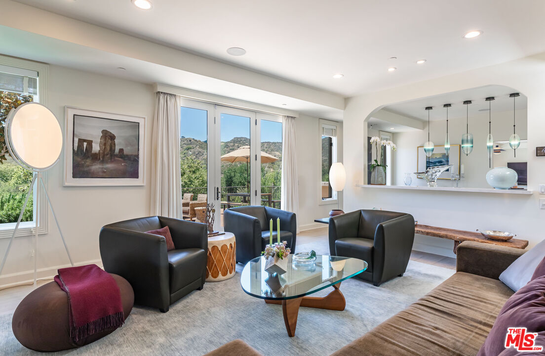 Calabasas, California, 91302, United States, 5 Bedrooms Bedrooms, ,4 BathroomsBathrooms,Residential,For Sale,1926275