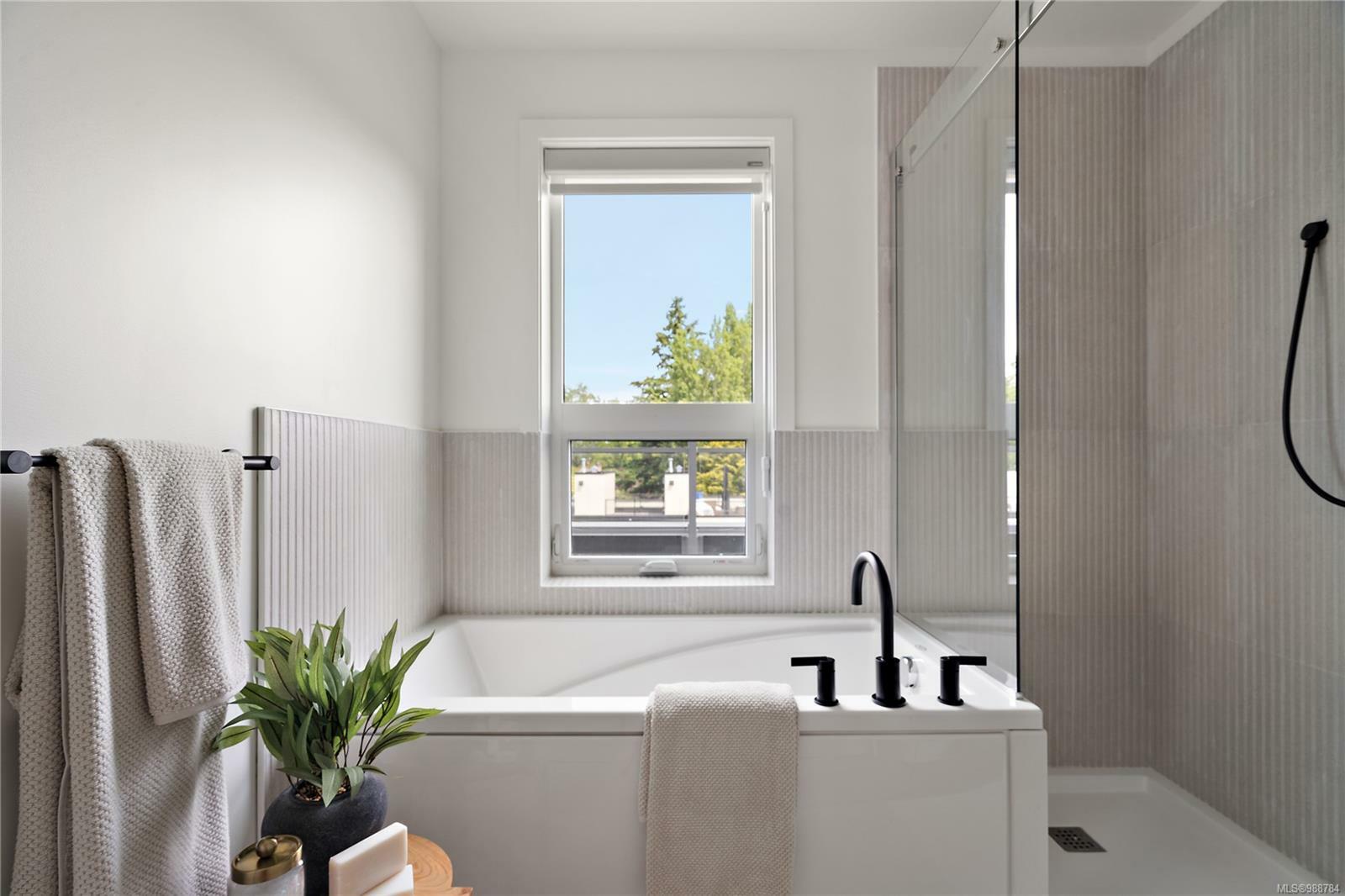 ESQUIMALT, British Columbia, V9A 6A1, CA, 2 Bedrooms Bedrooms, ,Residential,For Sale,1875625